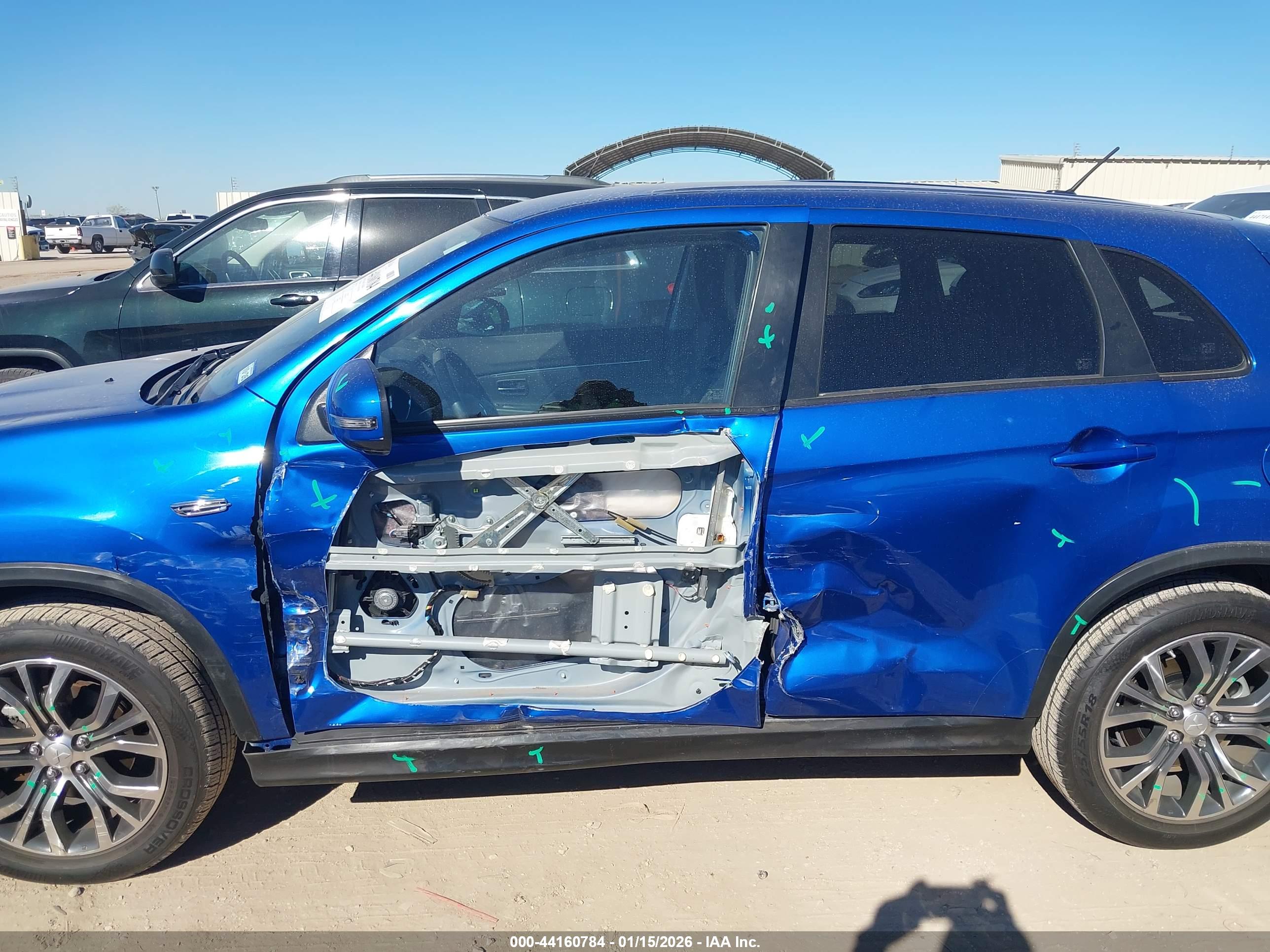 MITSUBISHI OUTLANDER image 6