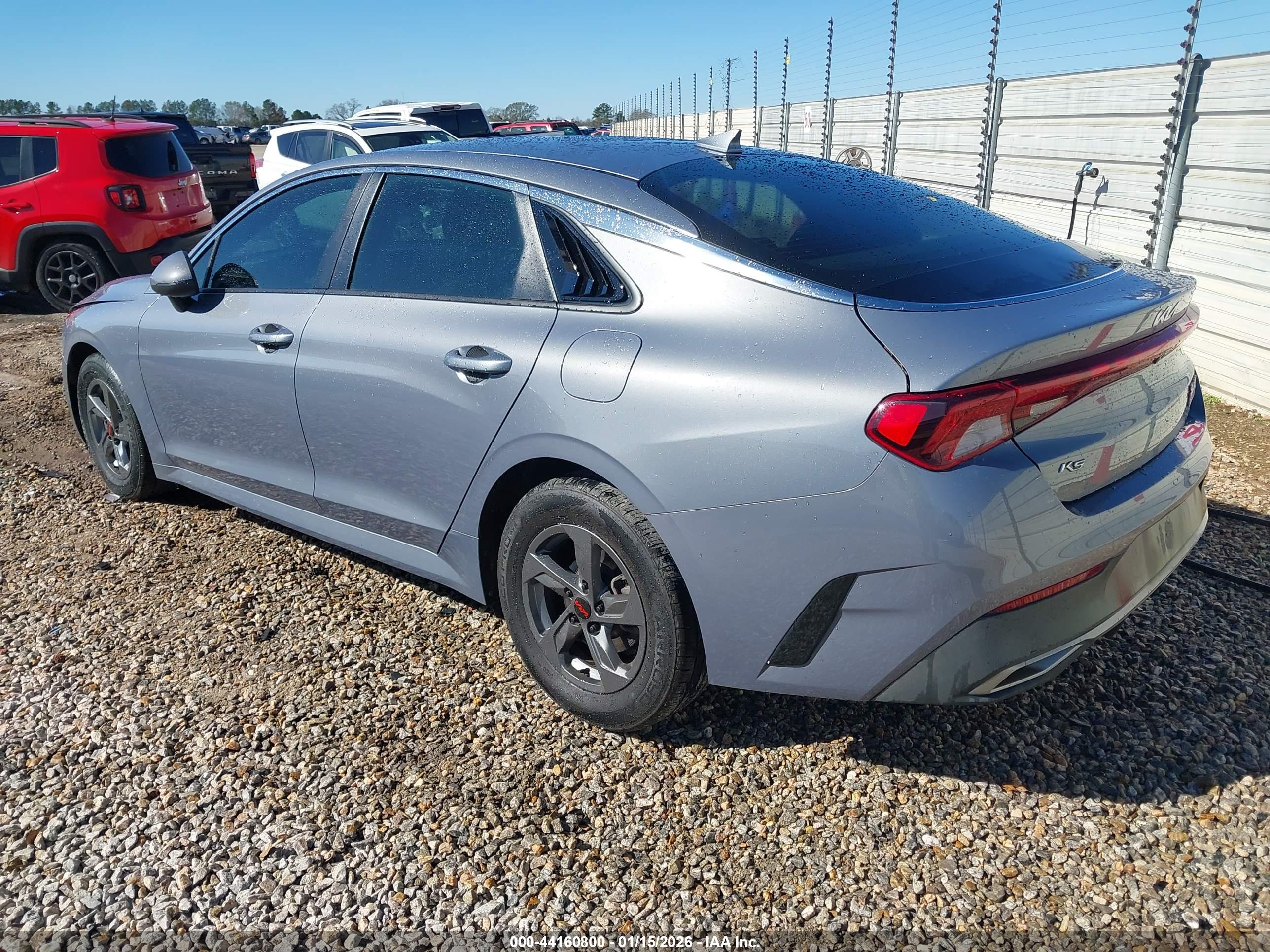 KIA K5 image 3