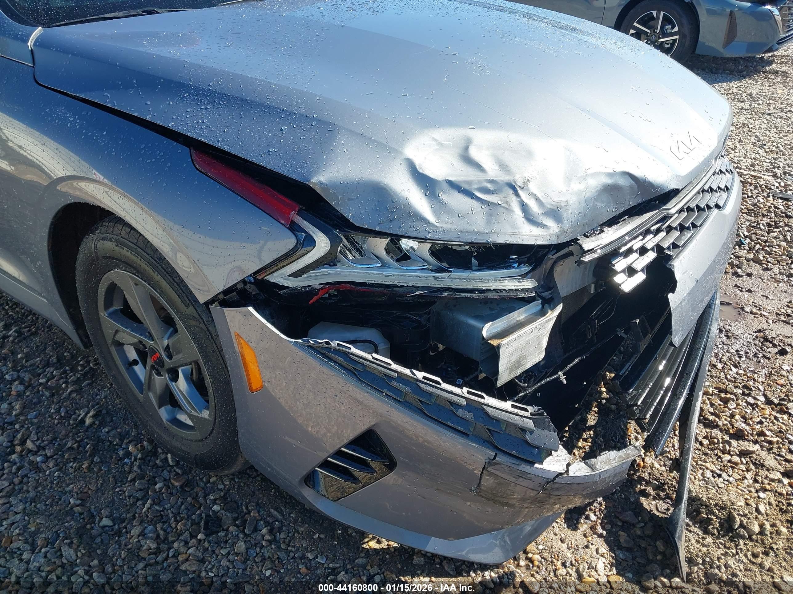 KIA K5 image 6