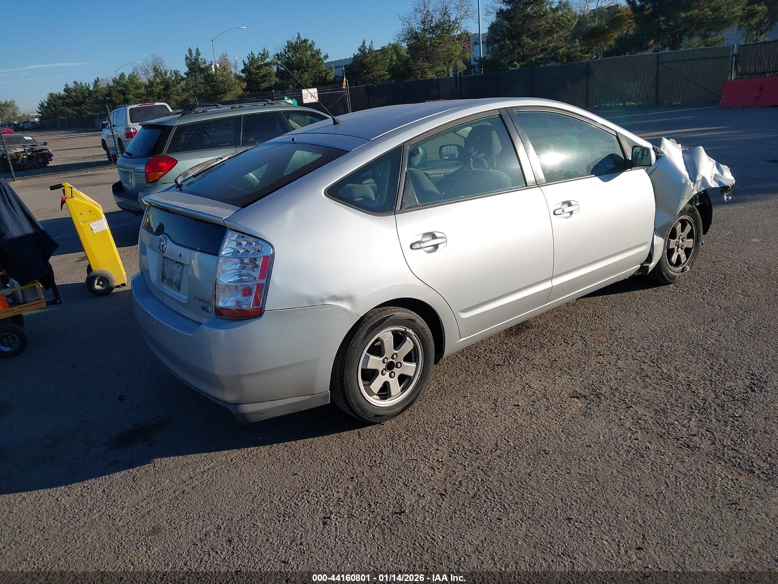 TOYOTA PRIUS image 4