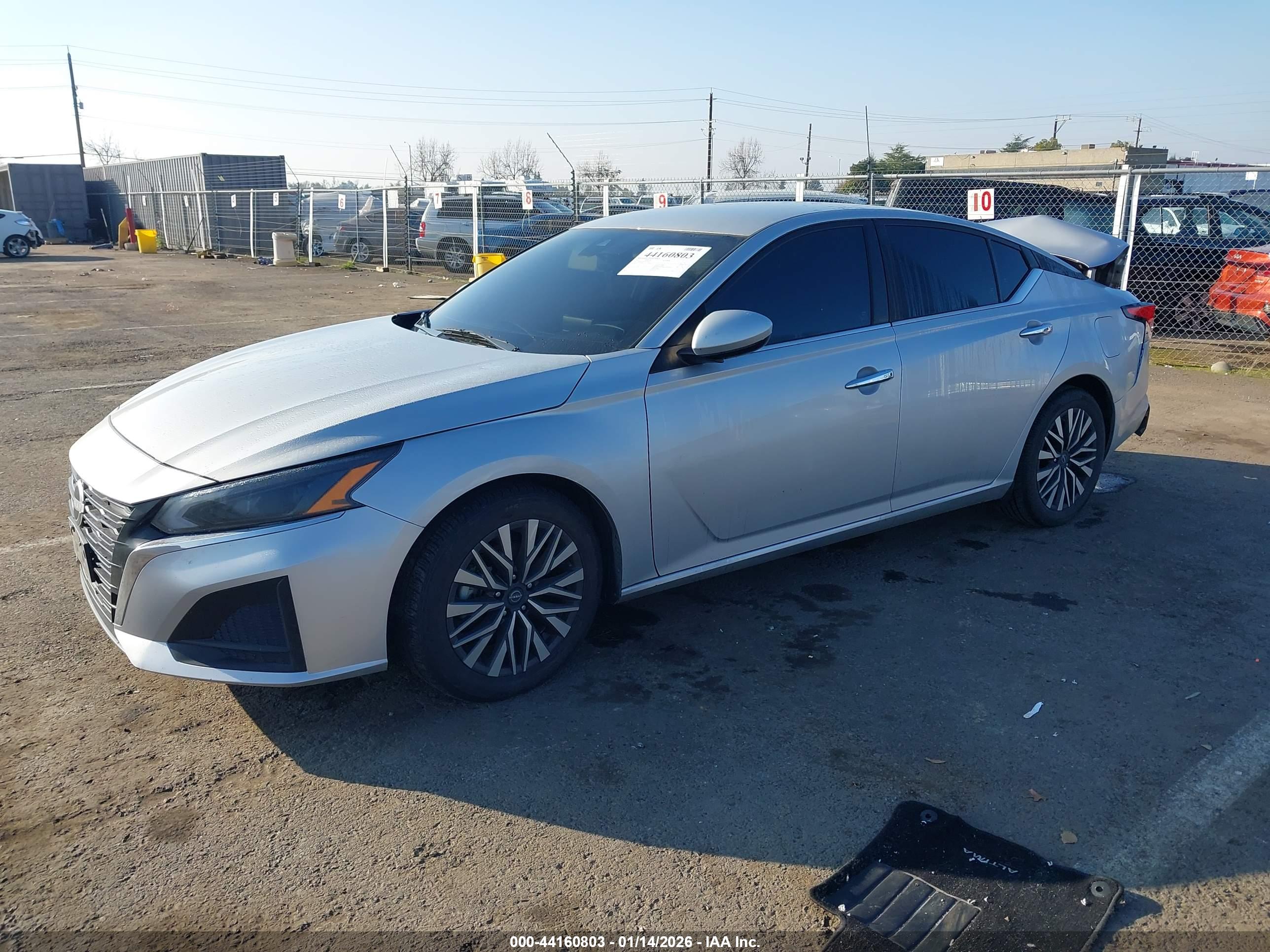 NISSAN ALTIMA image 2