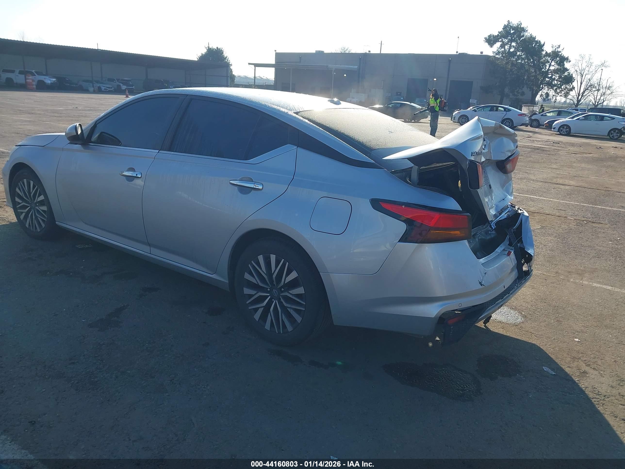 NISSAN ALTIMA image 3