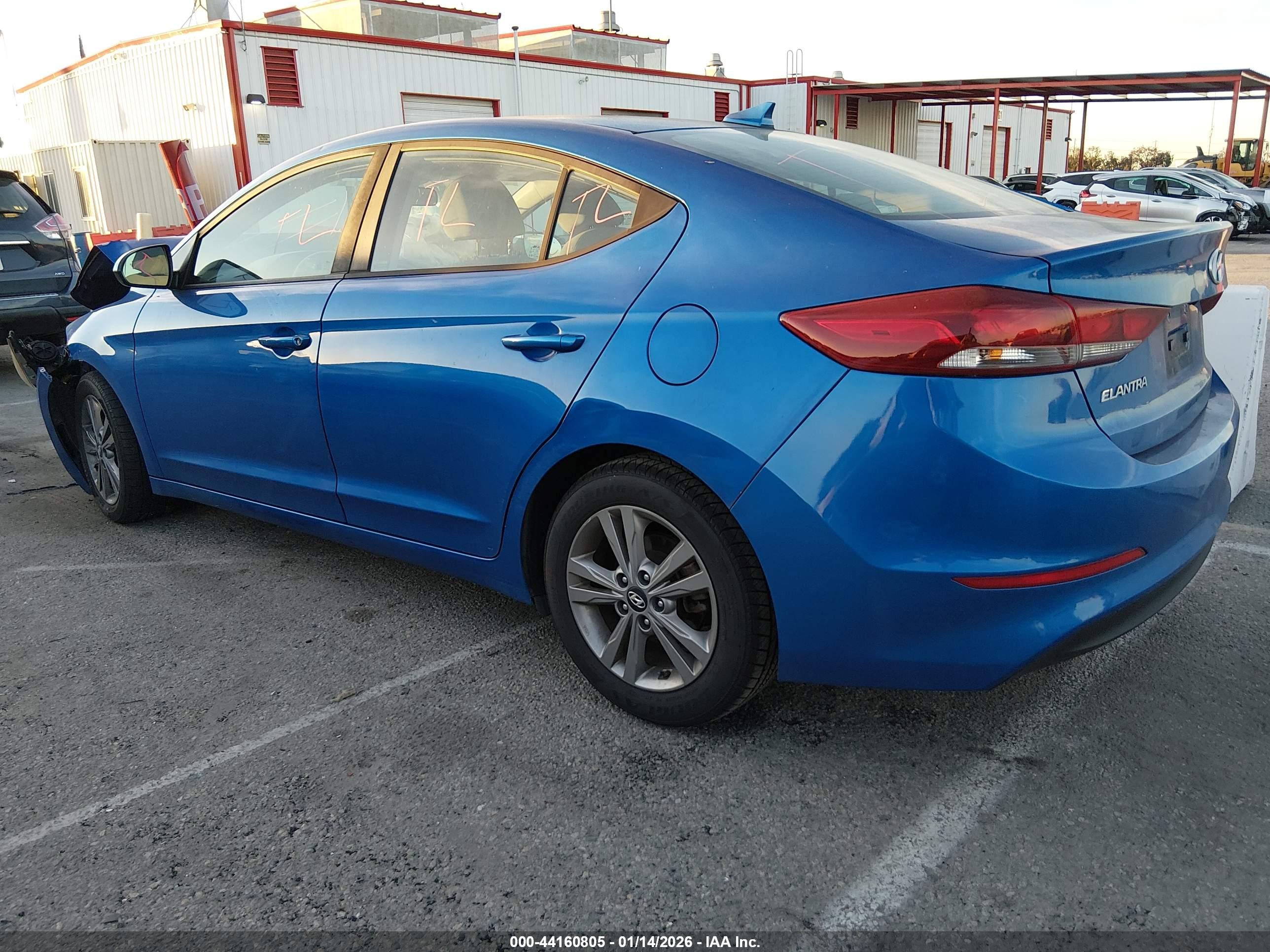 HYUNDAI ELANTRA image 3