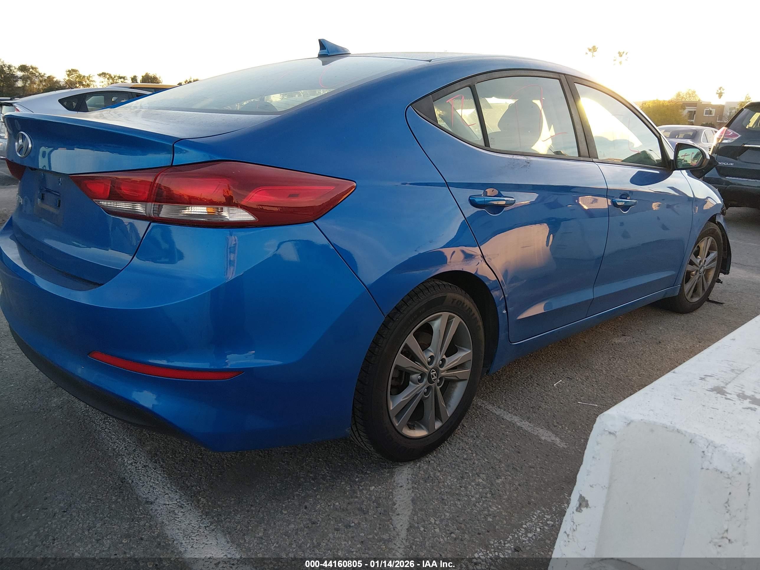HYUNDAI ELANTRA image 4