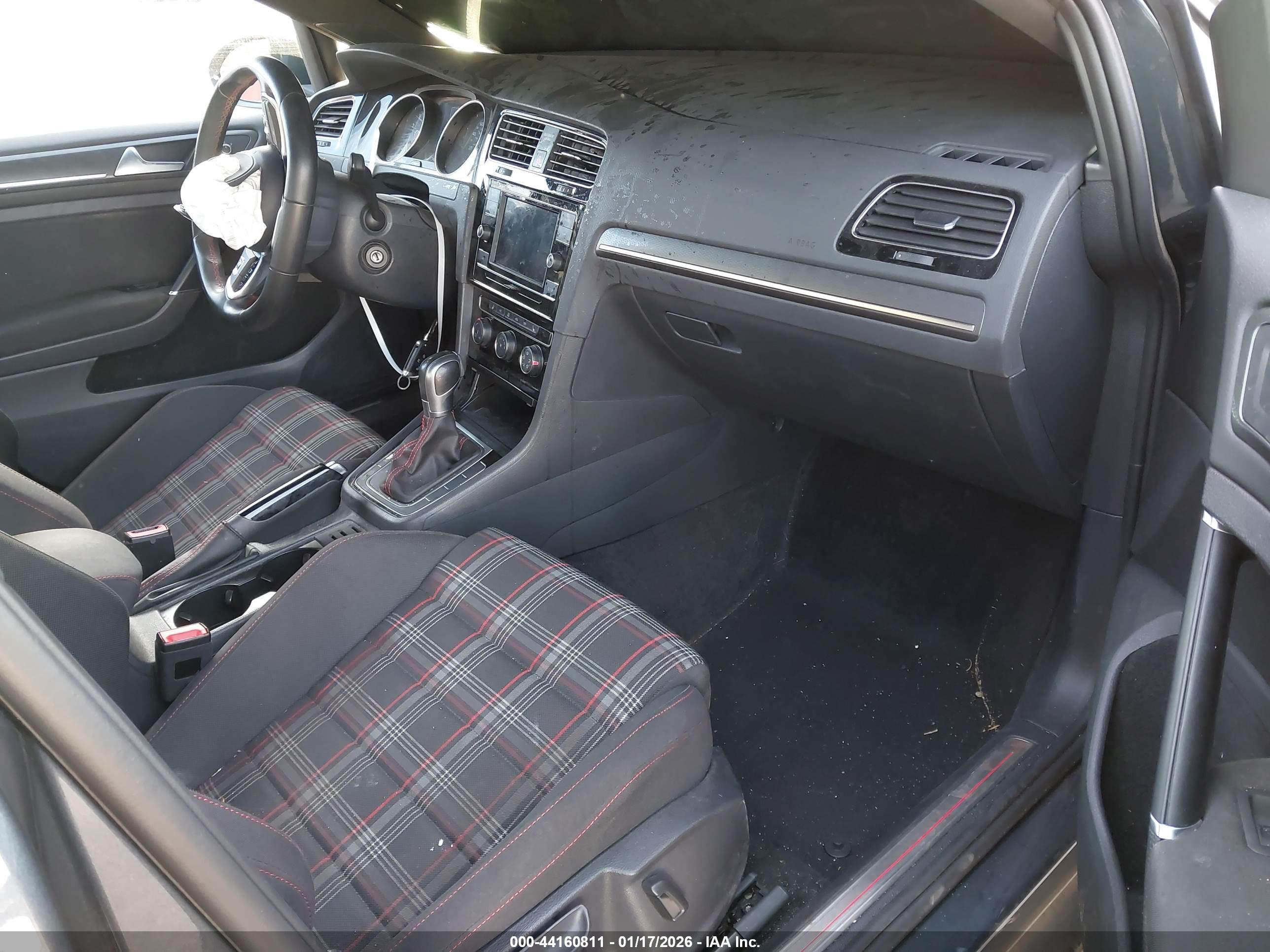 VOLKSWAGEN GOLF image 5
