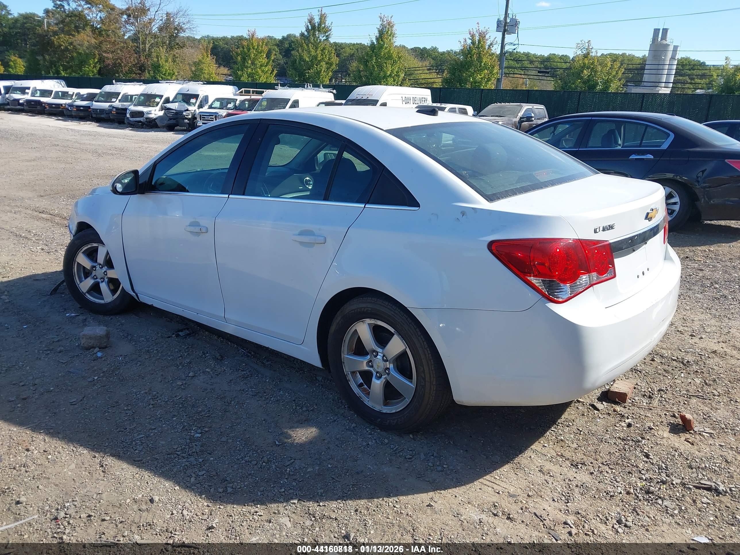 CHEVROLET CRUZE image 3