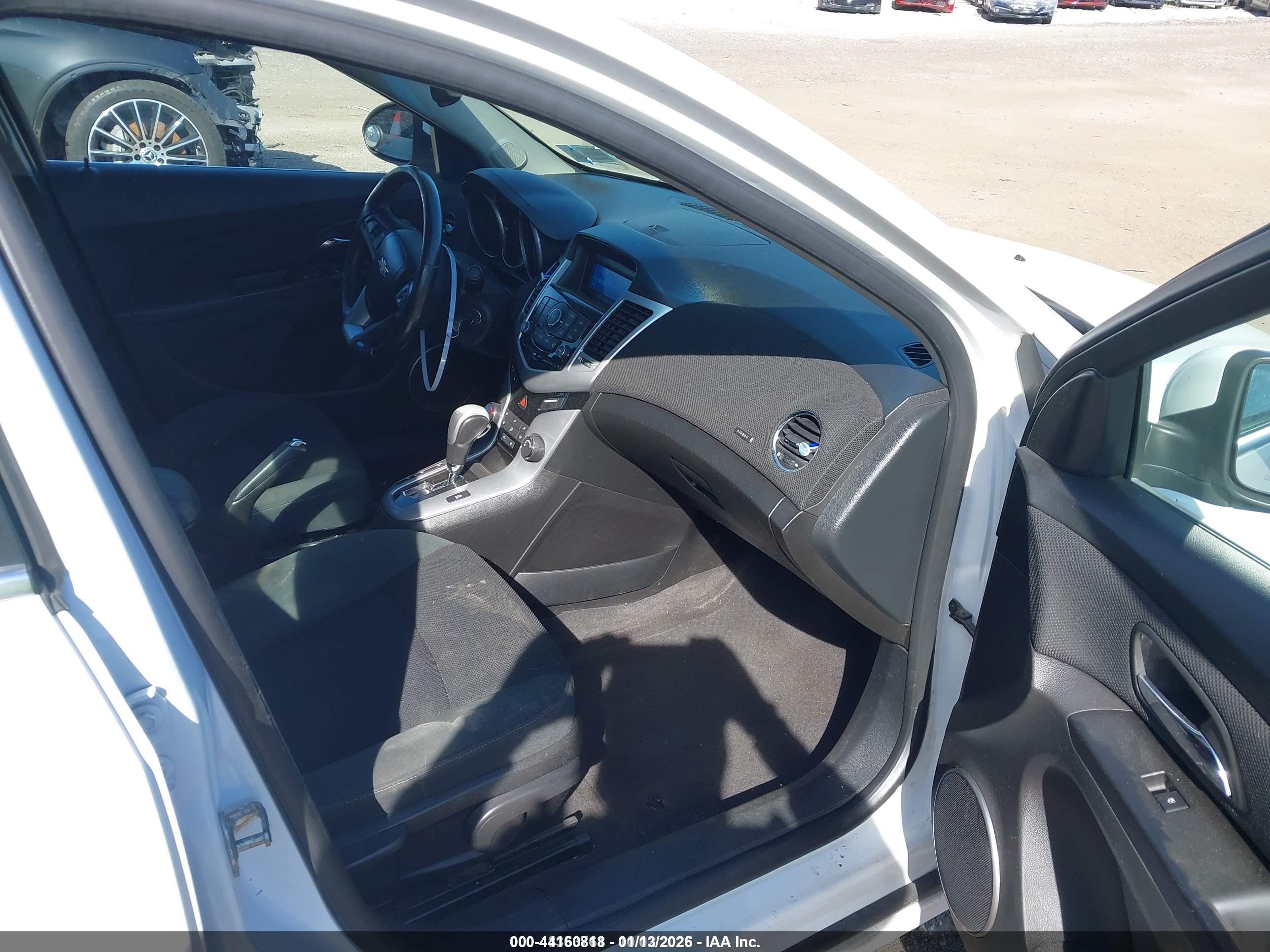 CHEVROLET CRUZE image 5