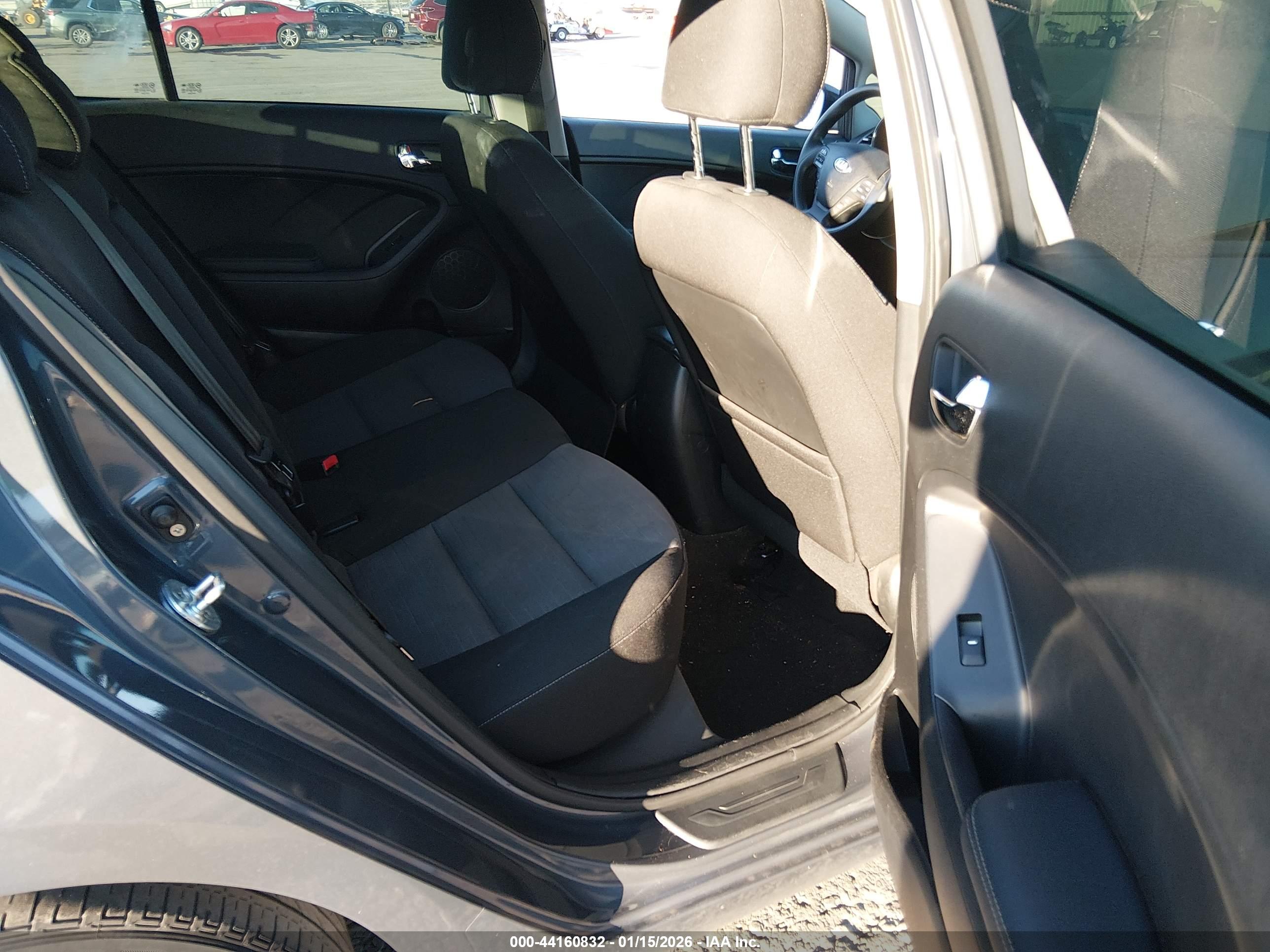 KIA FORTE image 8