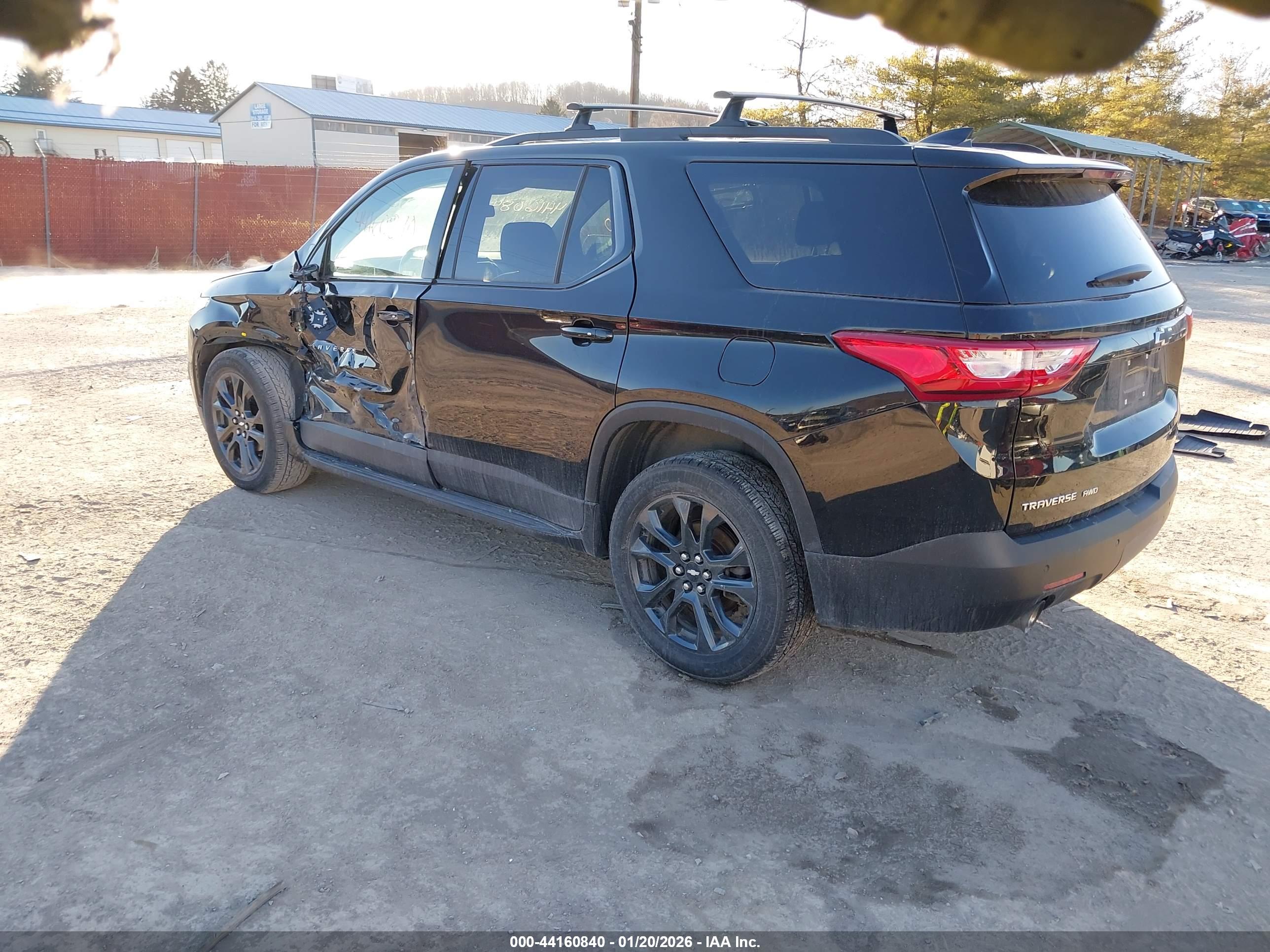 CHEVROLET TRAVERSE image 3