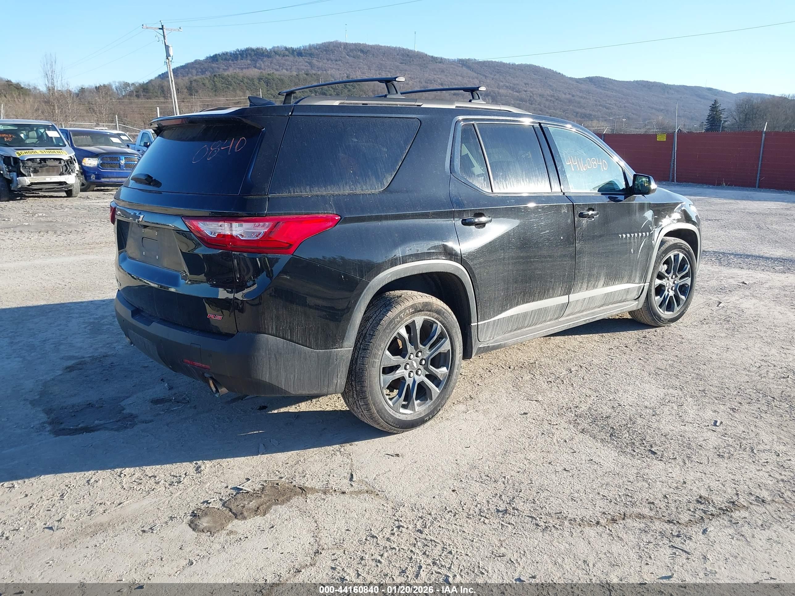 CHEVROLET TRAVERSE image 4