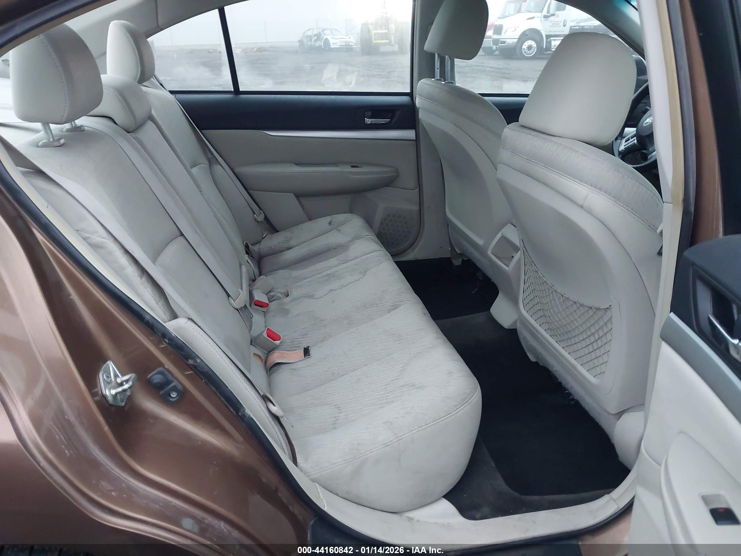 SUBARU LEGACY image 8