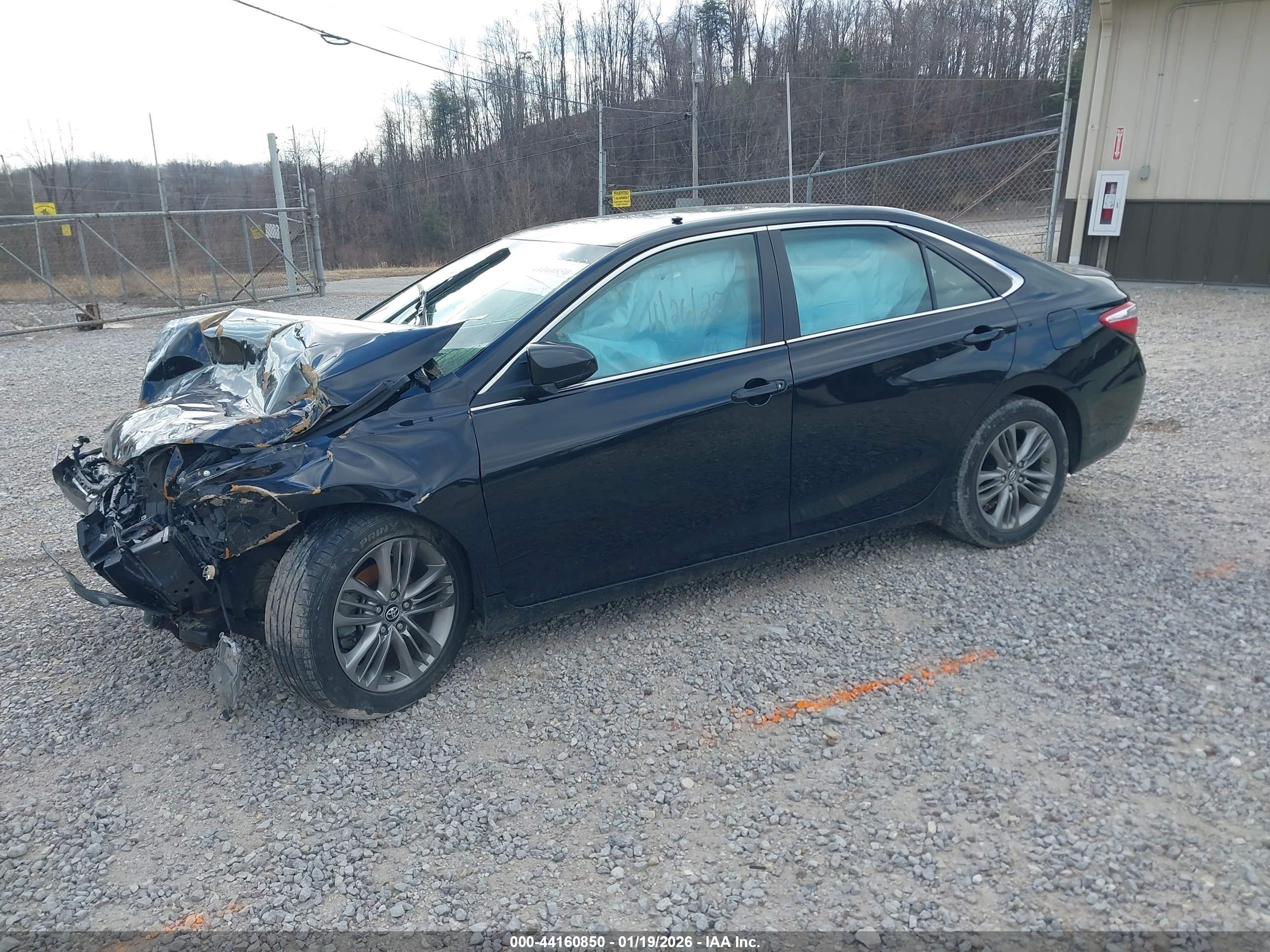TOYOTA CAMRY image 2