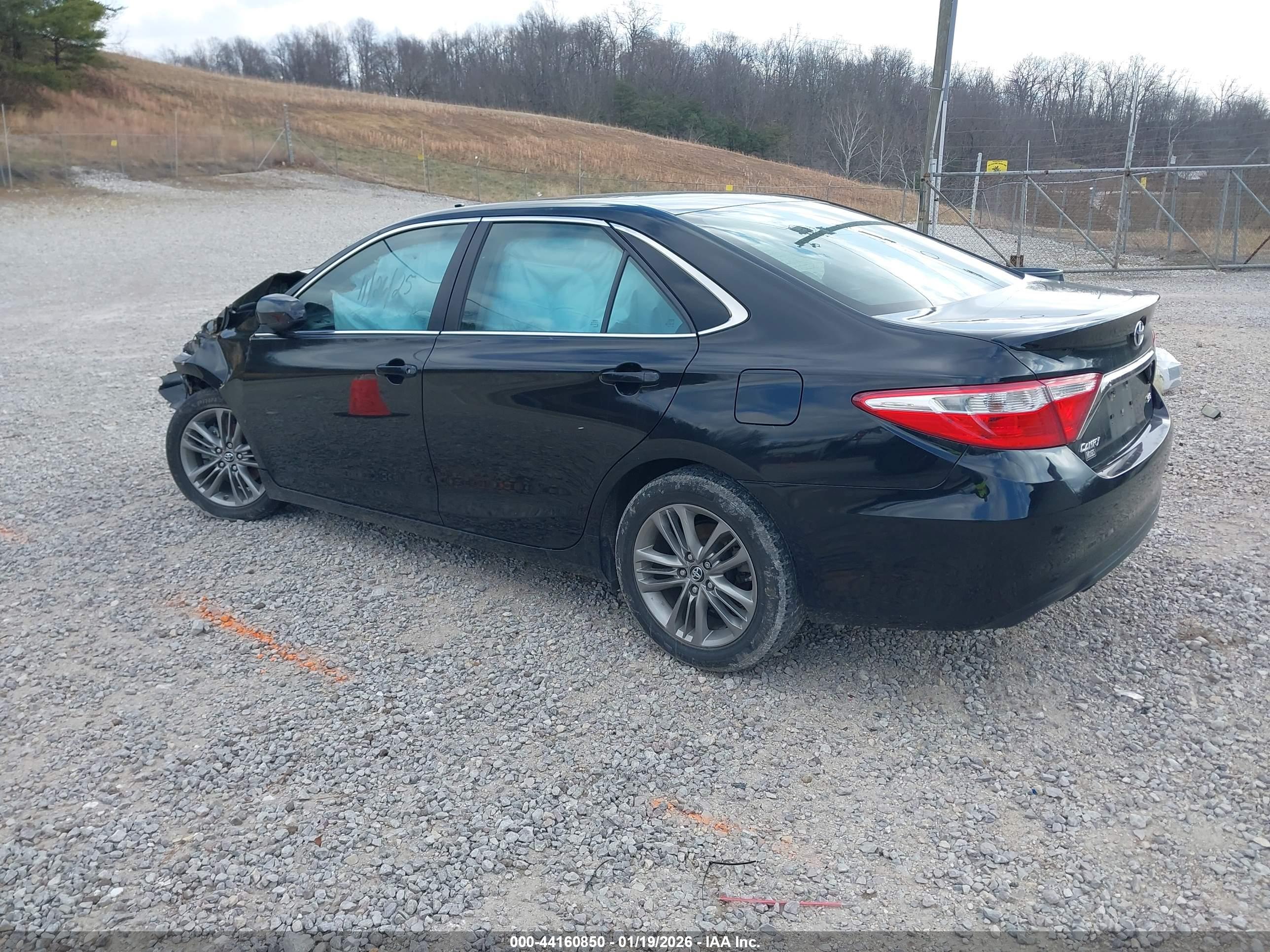 TOYOTA CAMRY image 3