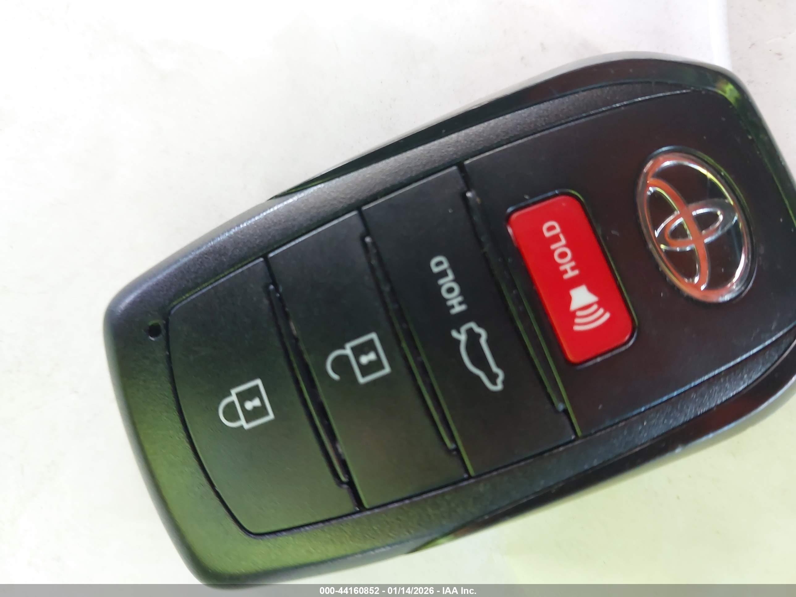 TOYOTA CAMRY image 11