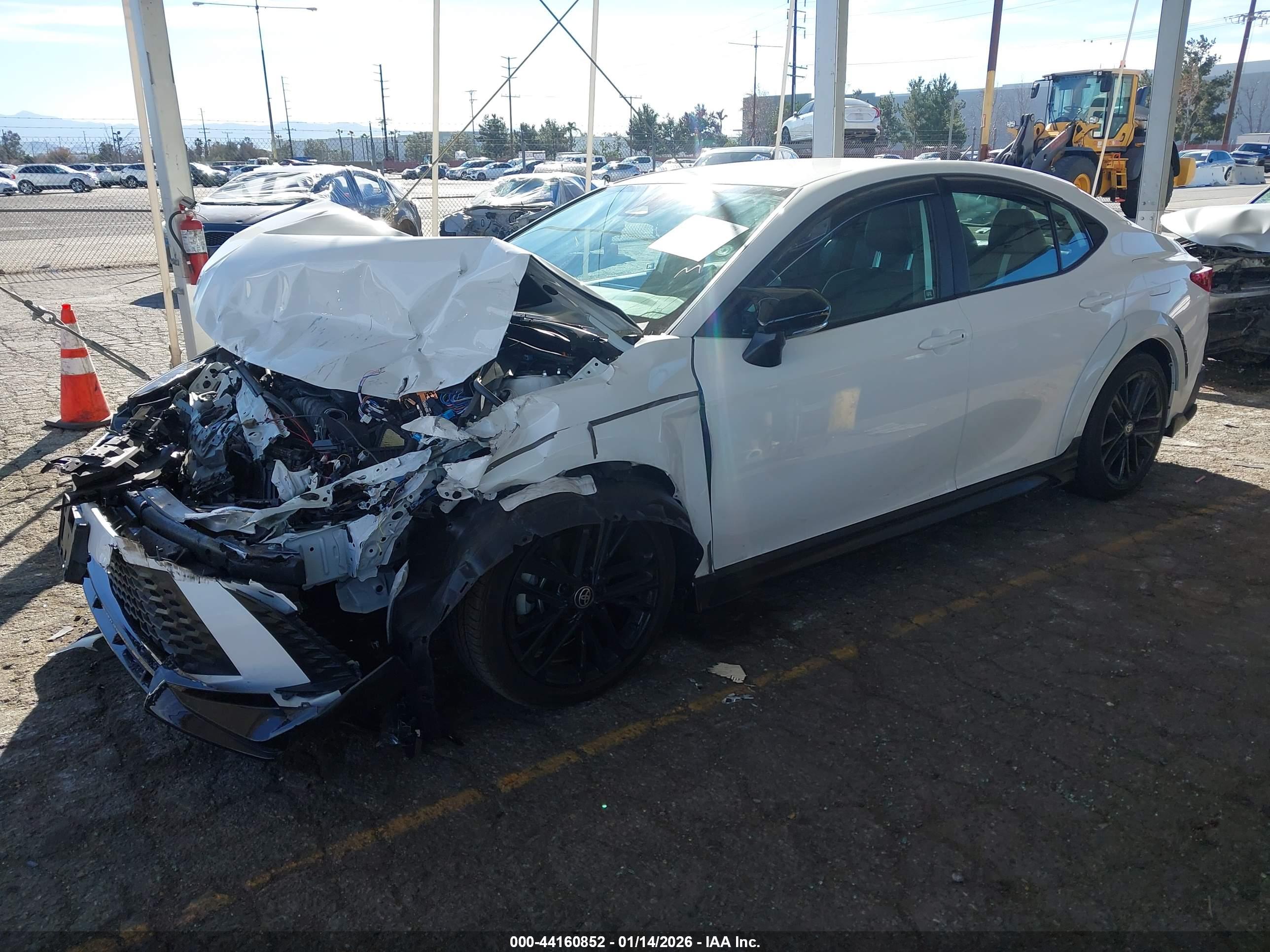 TOYOTA CAMRY image 2