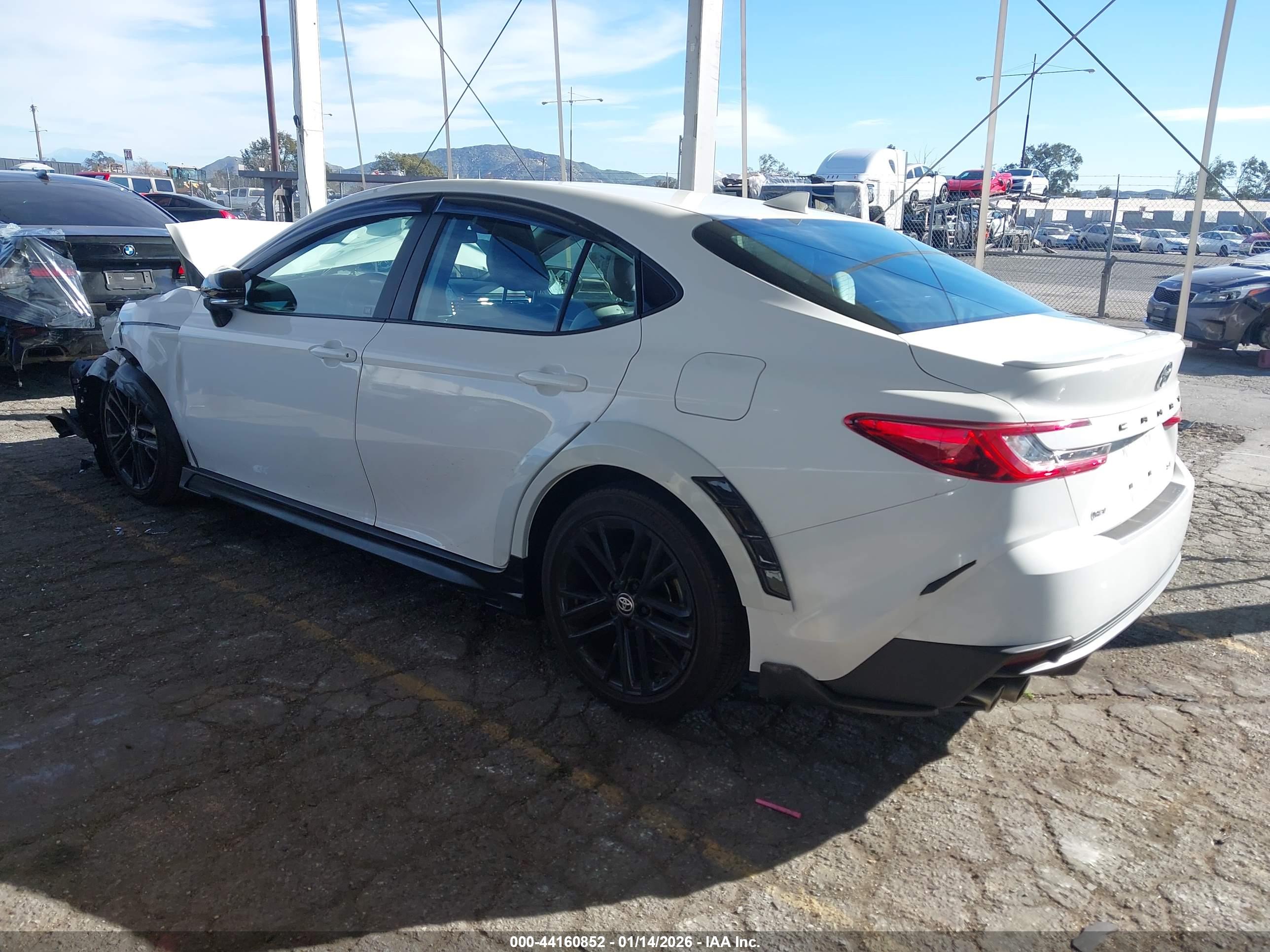 TOYOTA CAMRY image 3