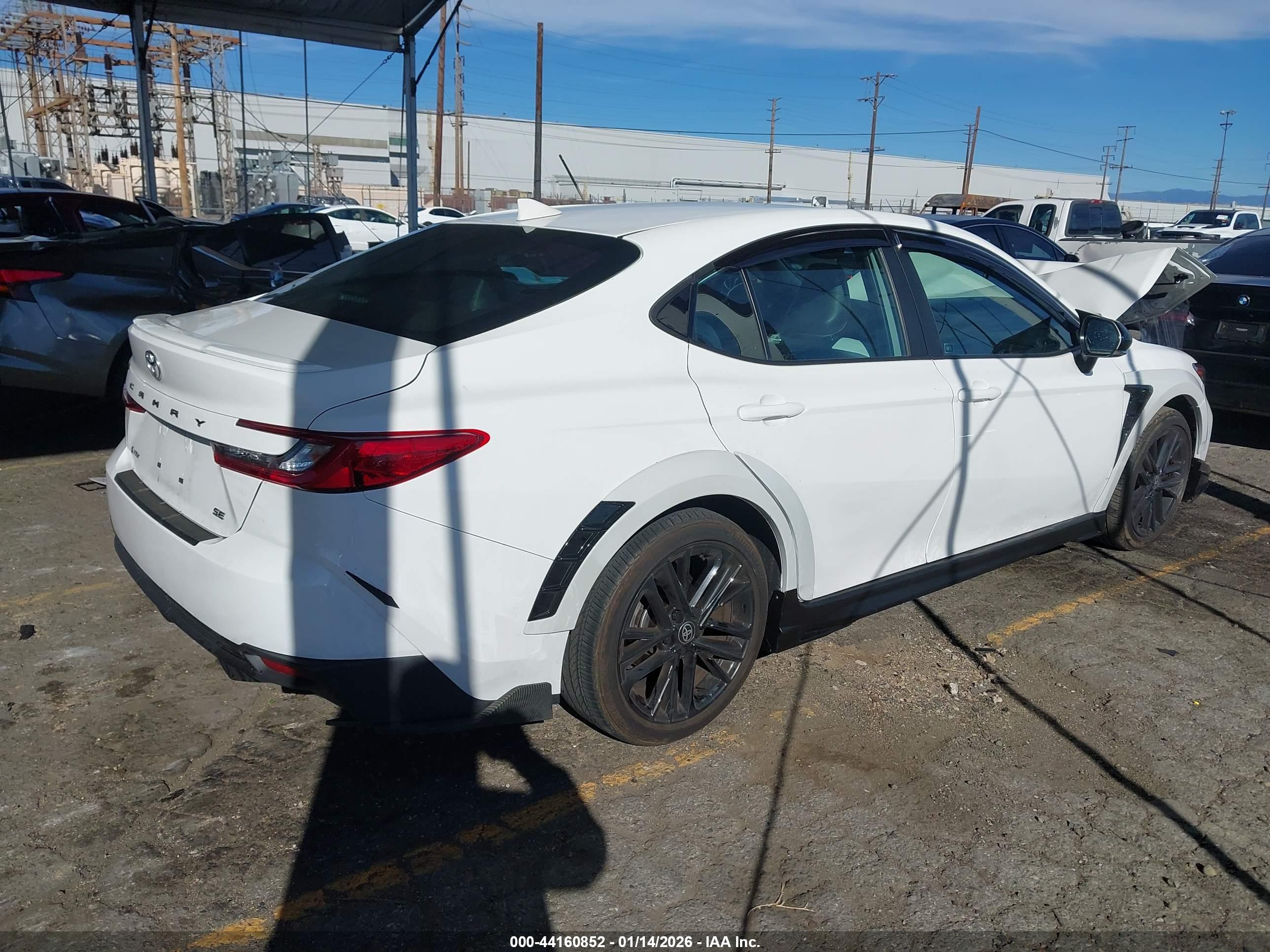TOYOTA CAMRY image 4