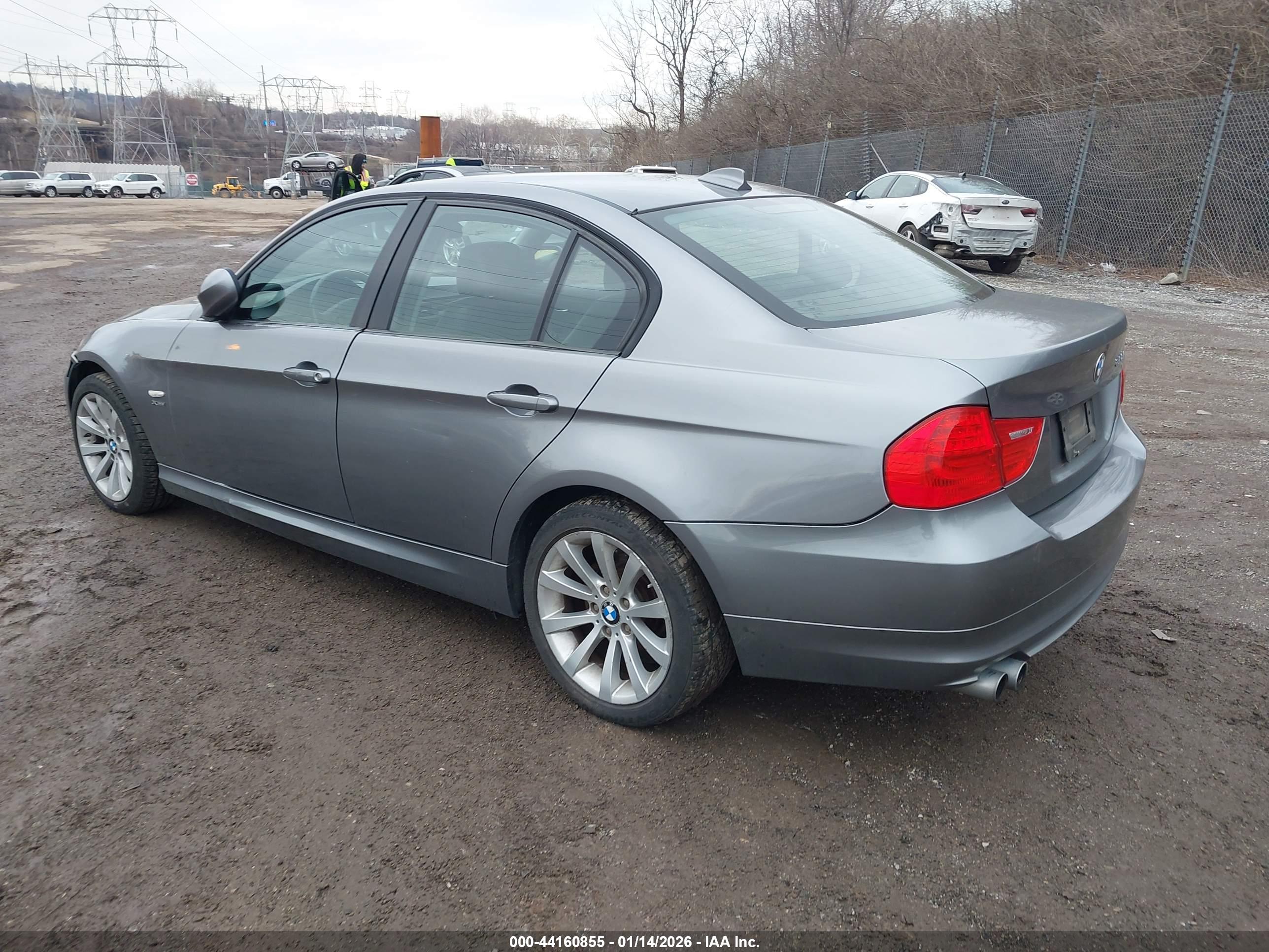 BMW 328I image 3