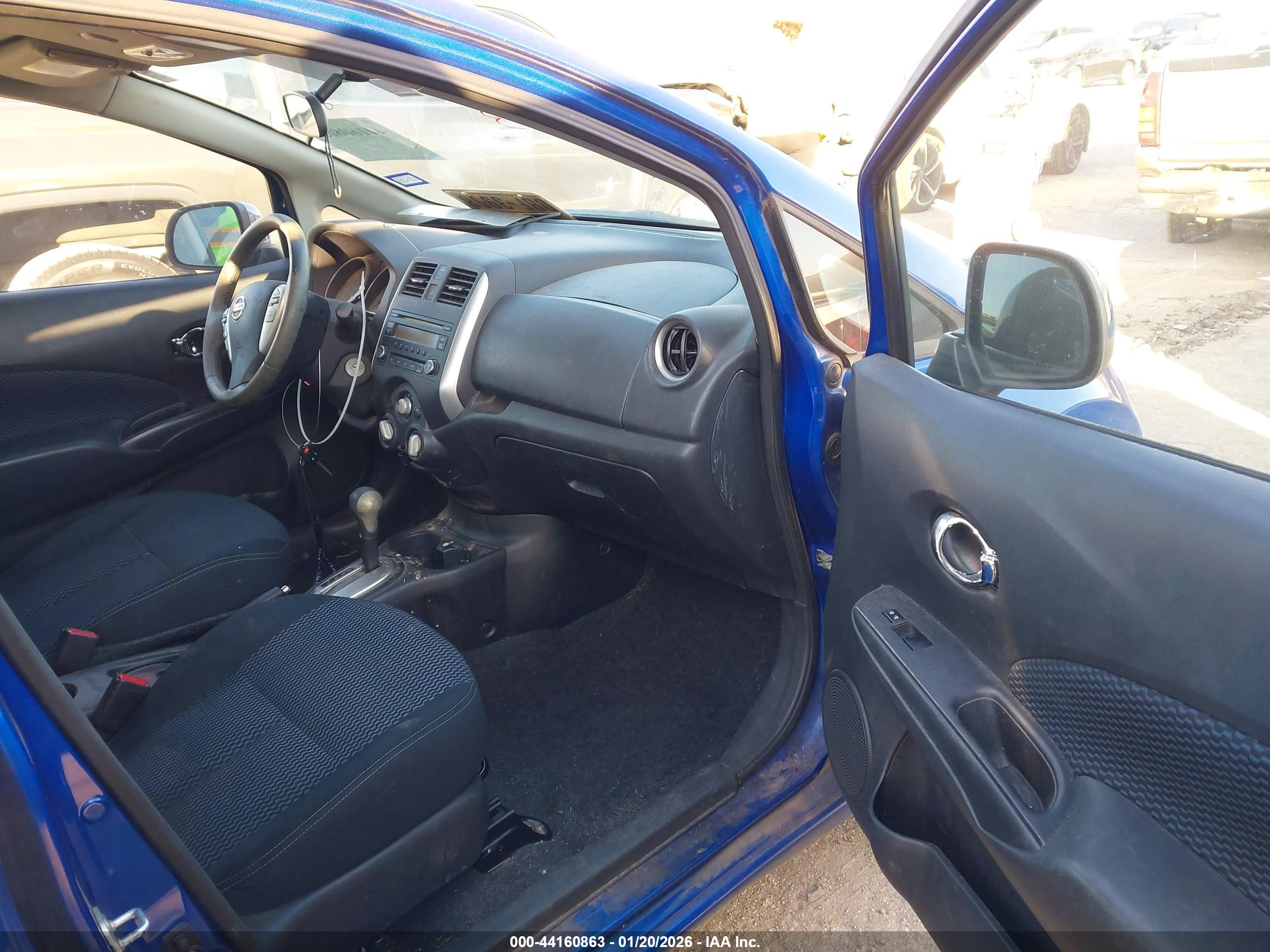 NISSAN VERSA image 5