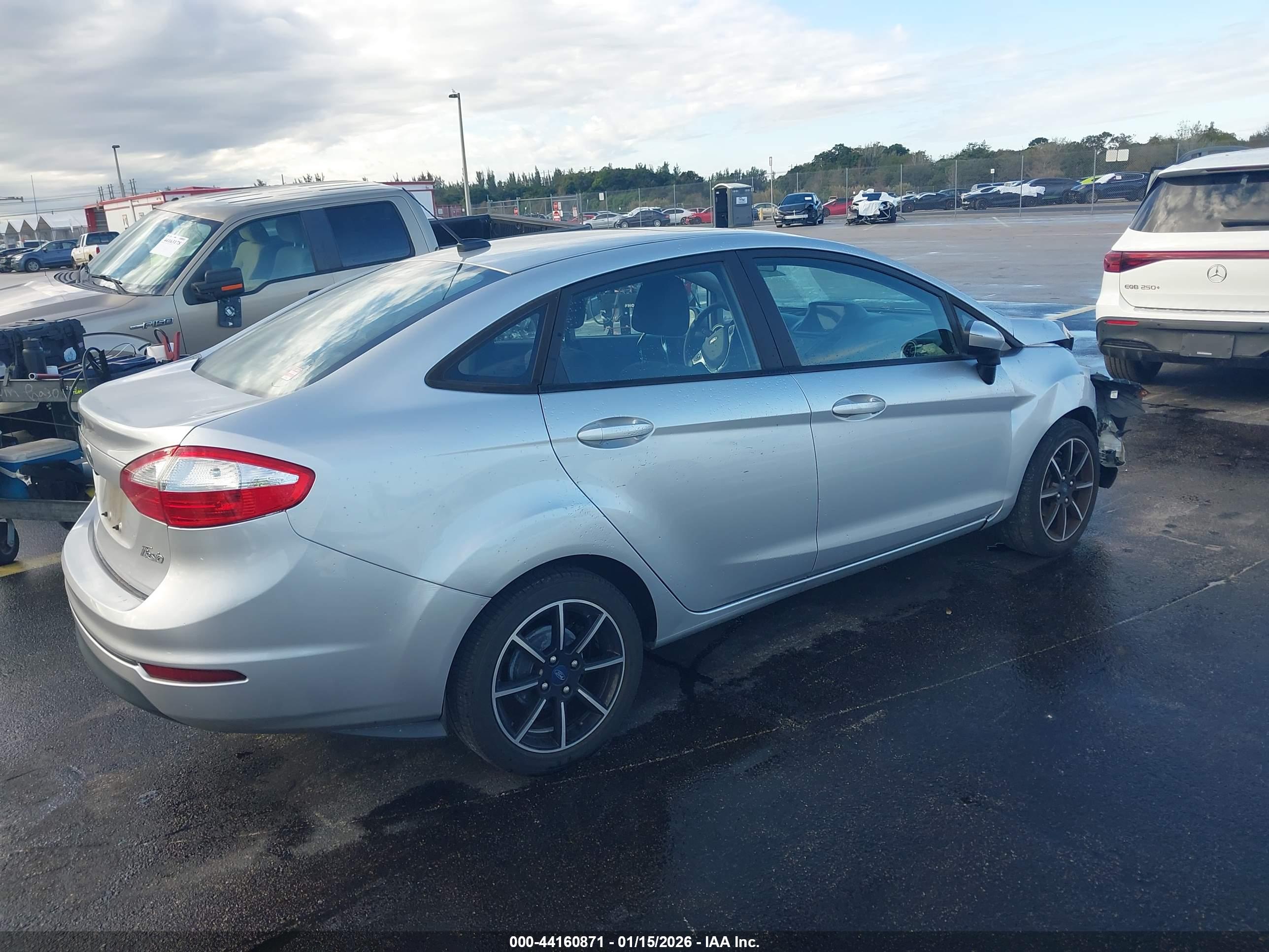 FORD FIESTA image 4