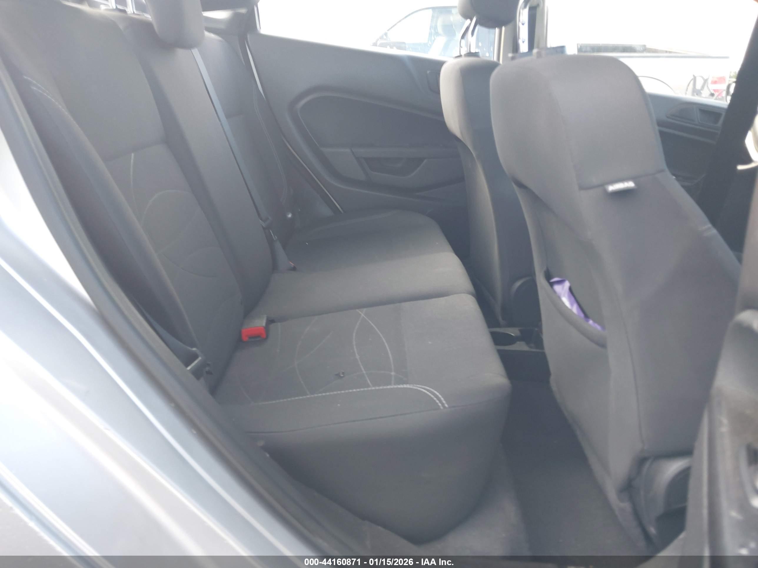 FORD FIESTA image 8