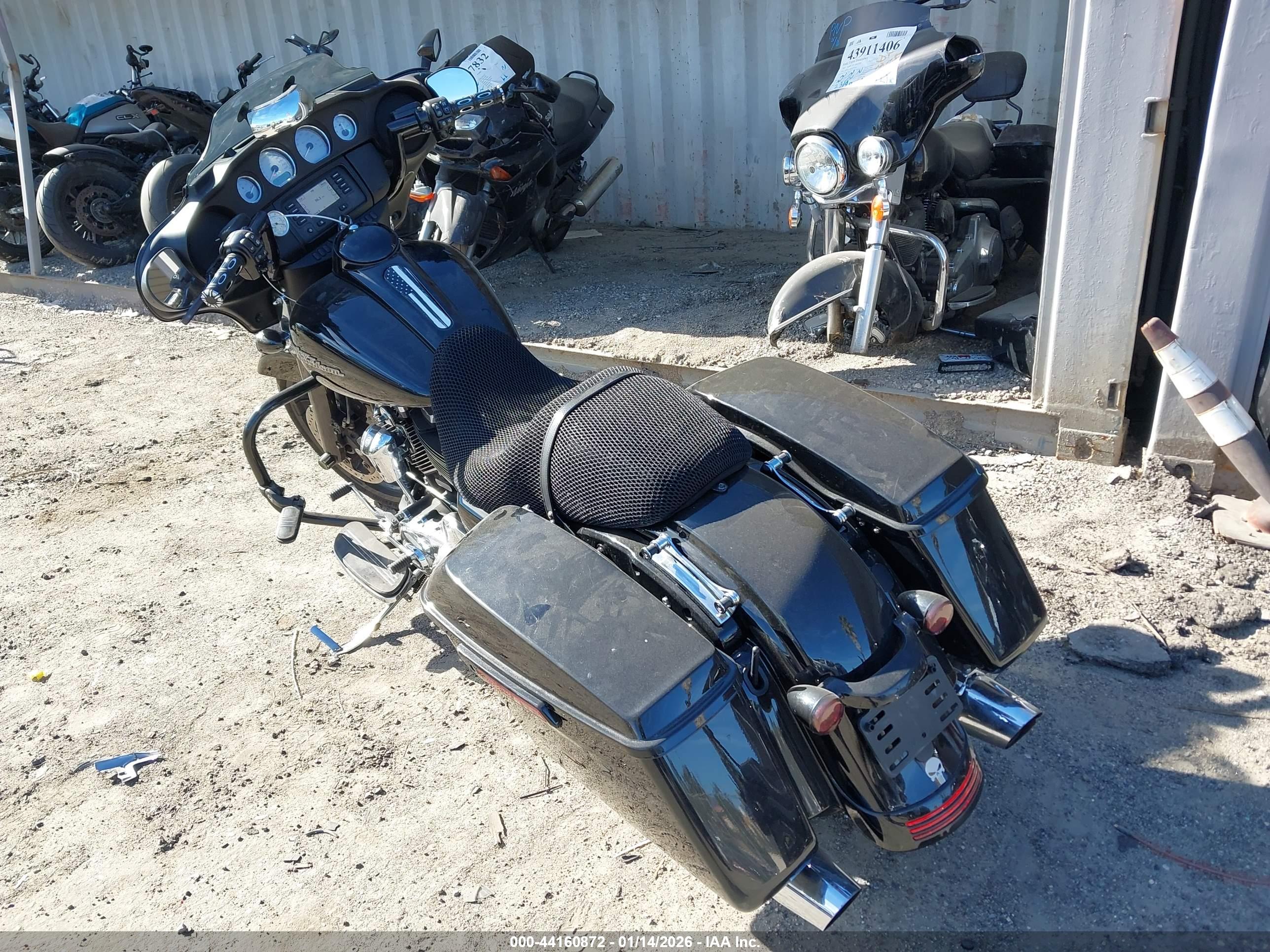 HARLEY-DAVIDSON FLHX image 3