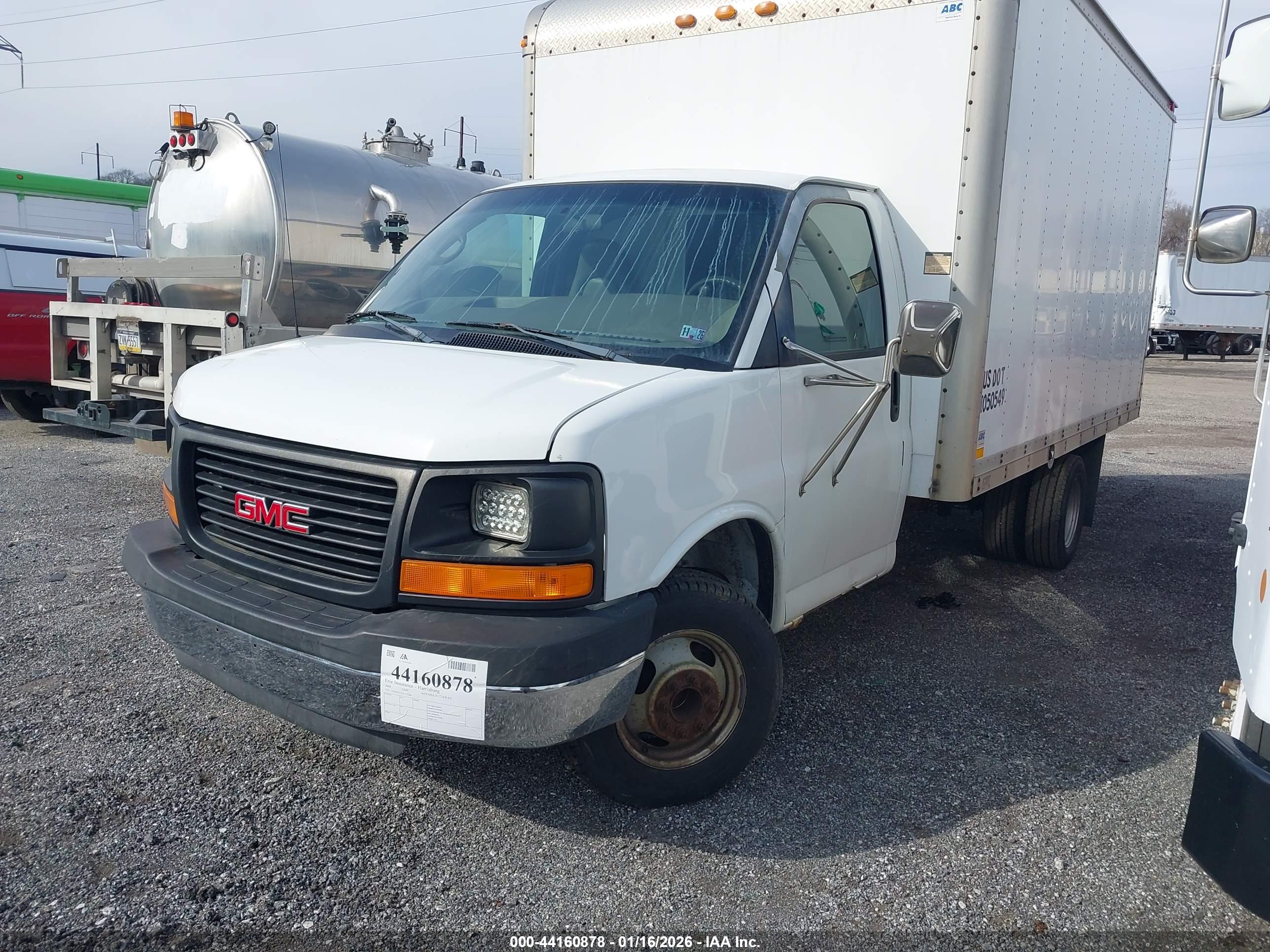GMC SAVANA image 2