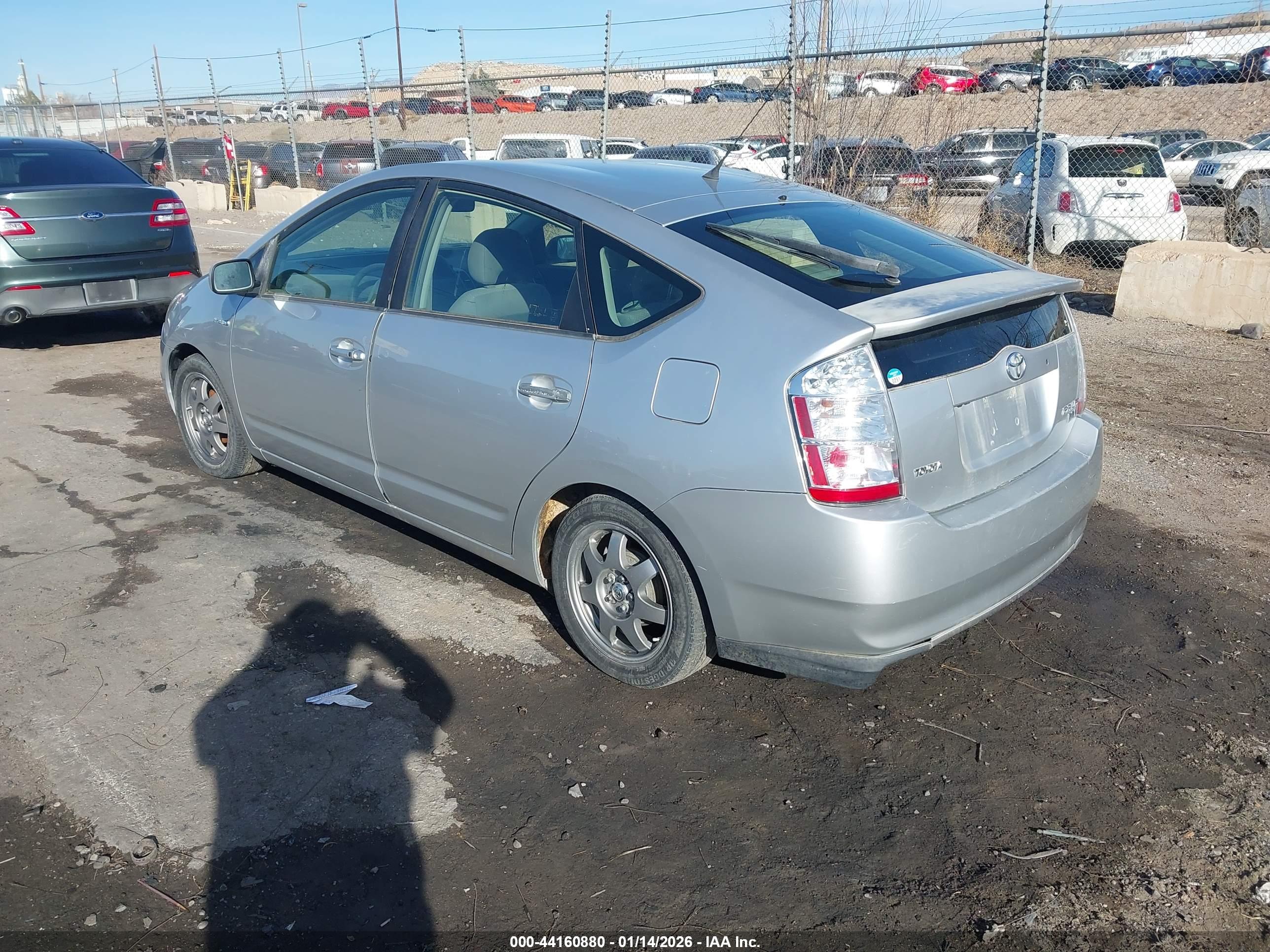 TOYOTA PRIUS image 3