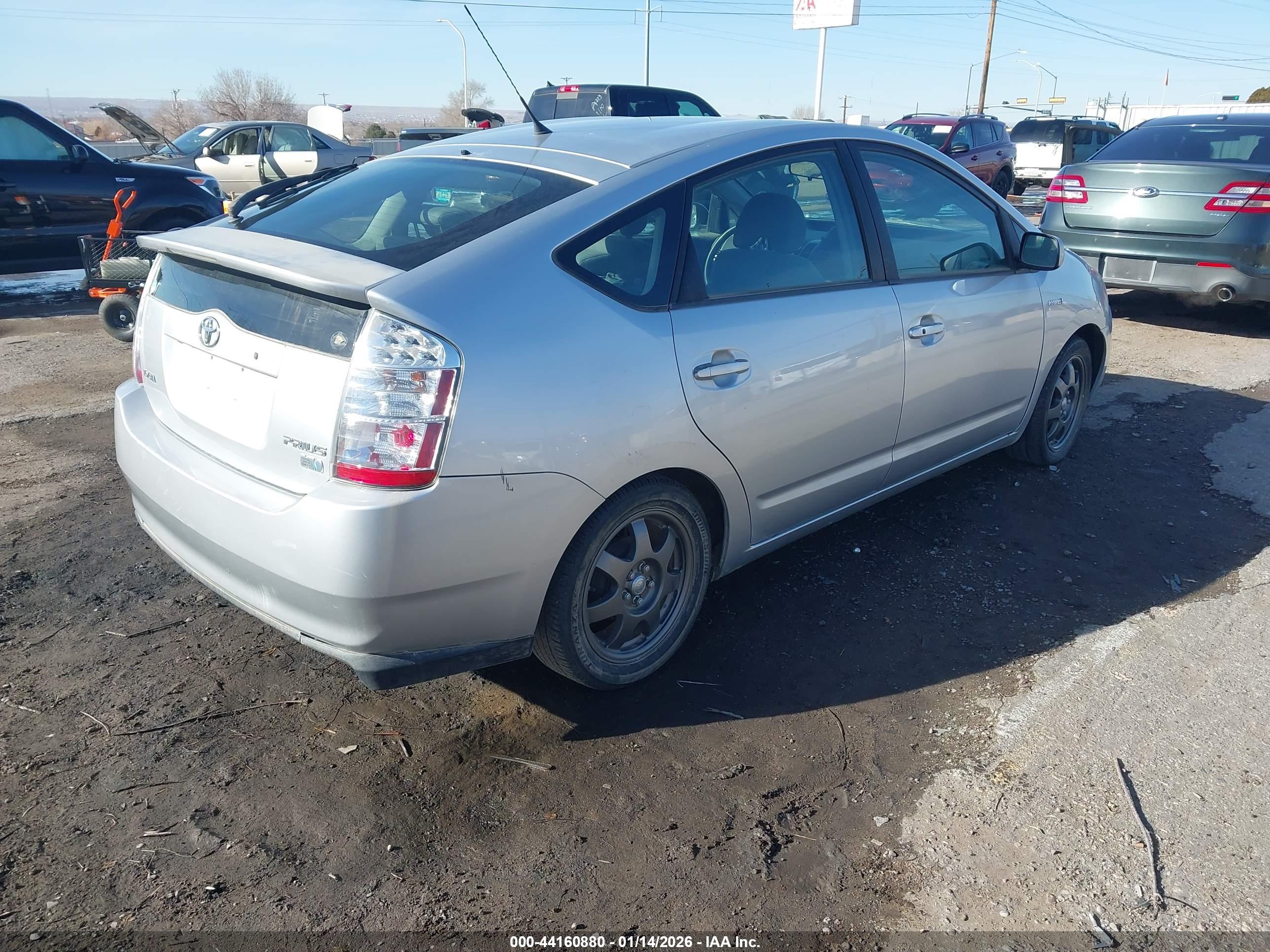 TOYOTA PRIUS image 4