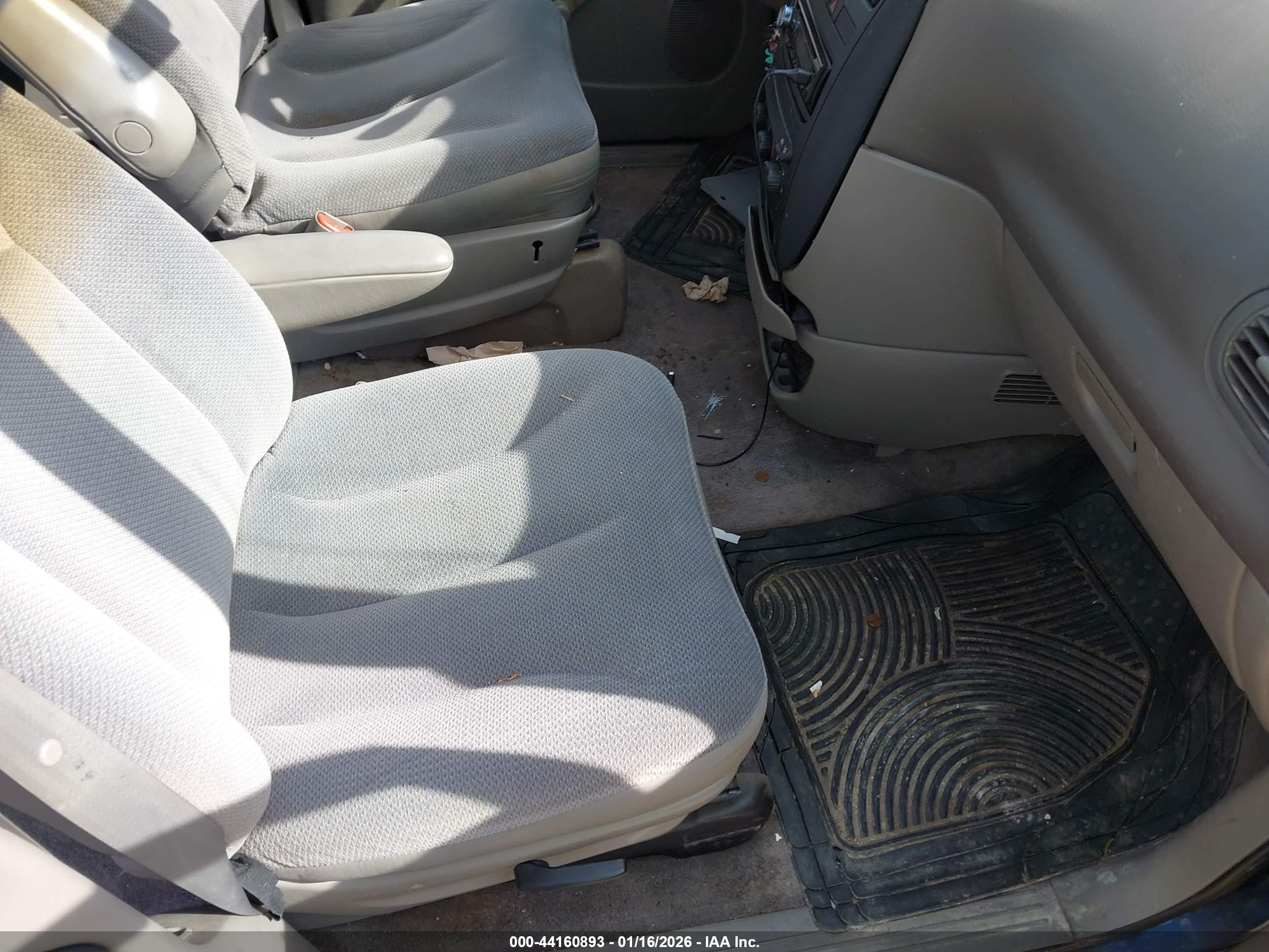 DODGE CARAVAN image 5