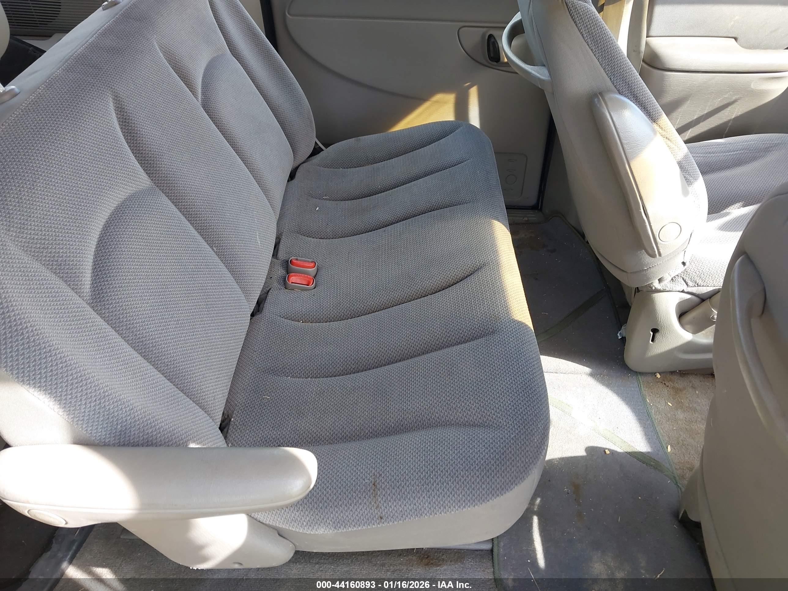 DODGE CARAVAN image 8