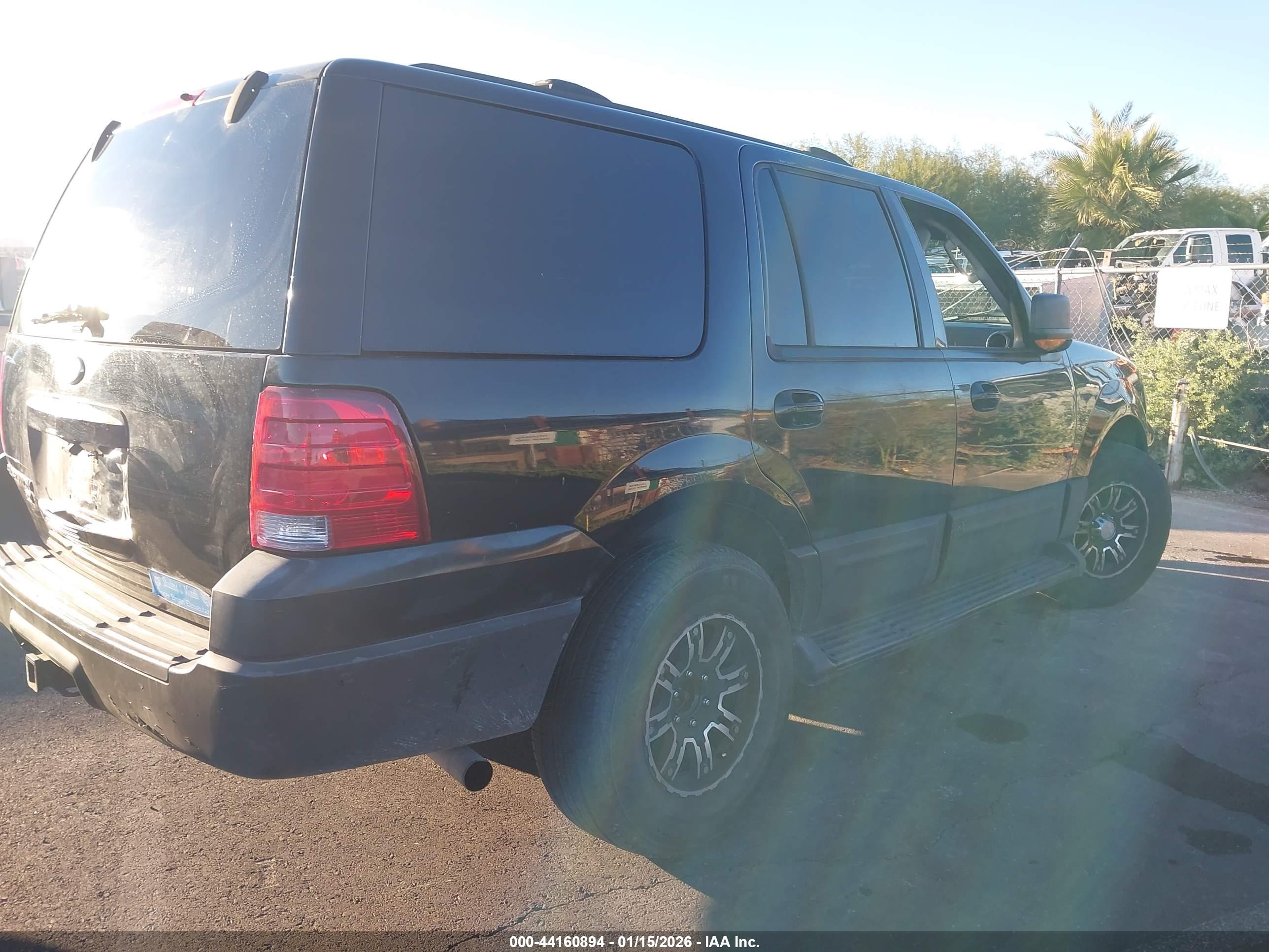 FORD EXPEDITION image 4