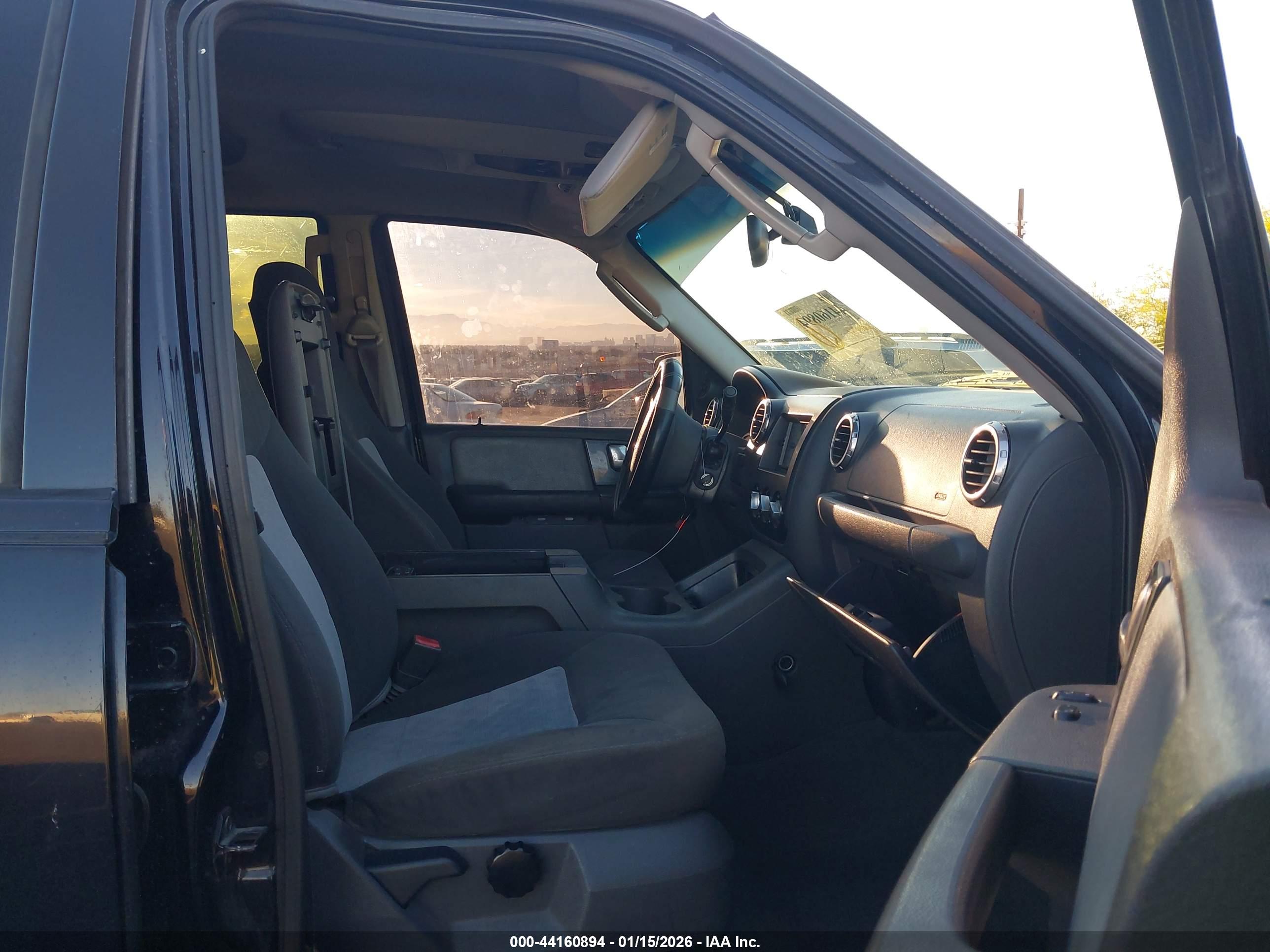 FORD EXPEDITION image 5