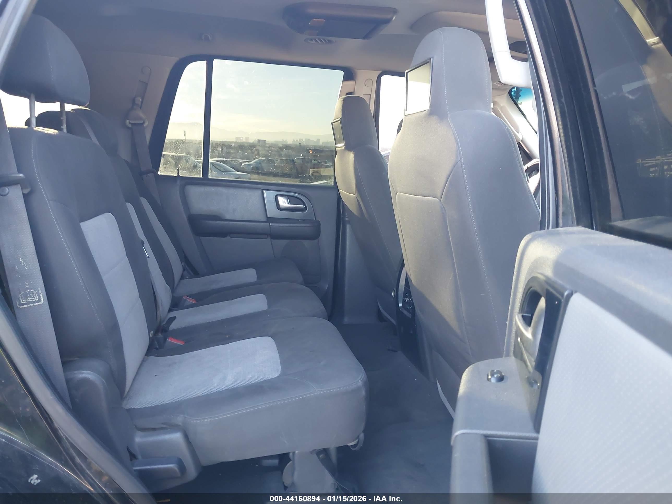 FORD EXPEDITION image 8