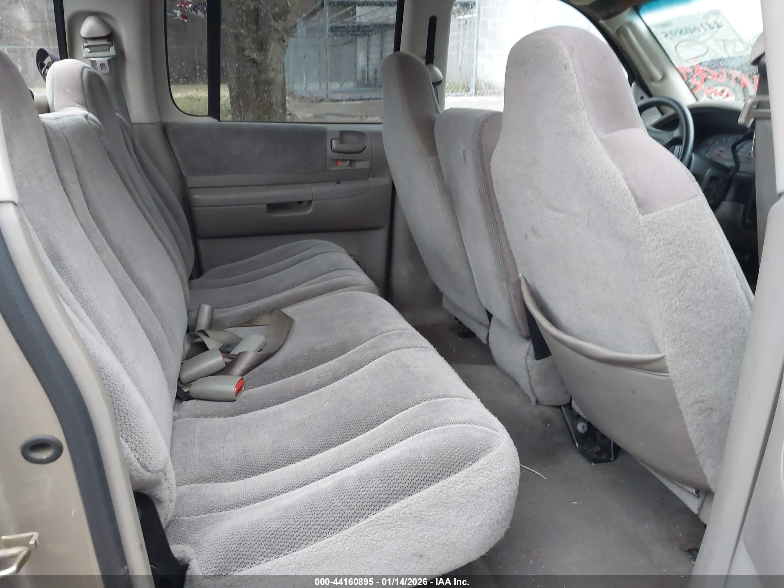 DODGE DAKOTA image 8