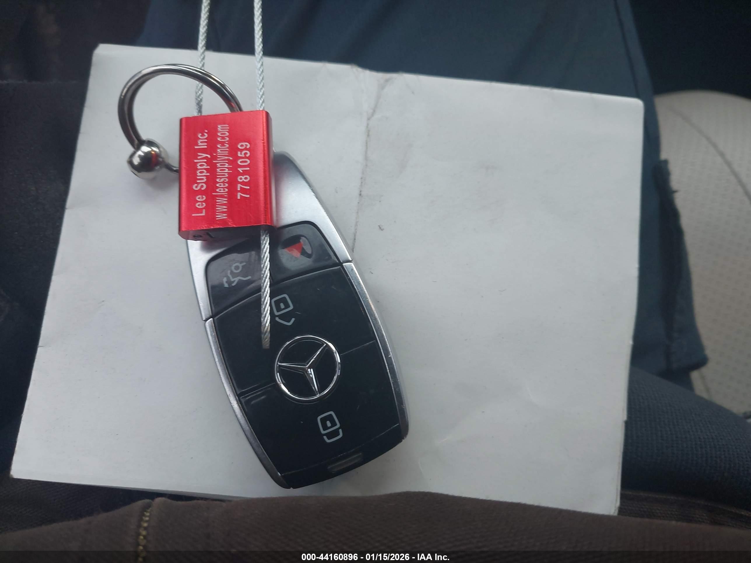 MERCEDES-BENZ E image 11