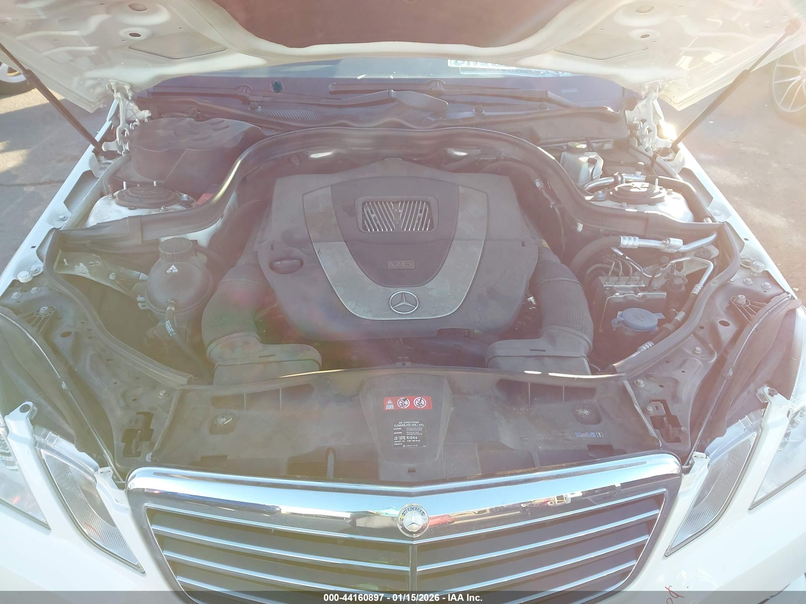 MERCEDES-BENZ E image 10