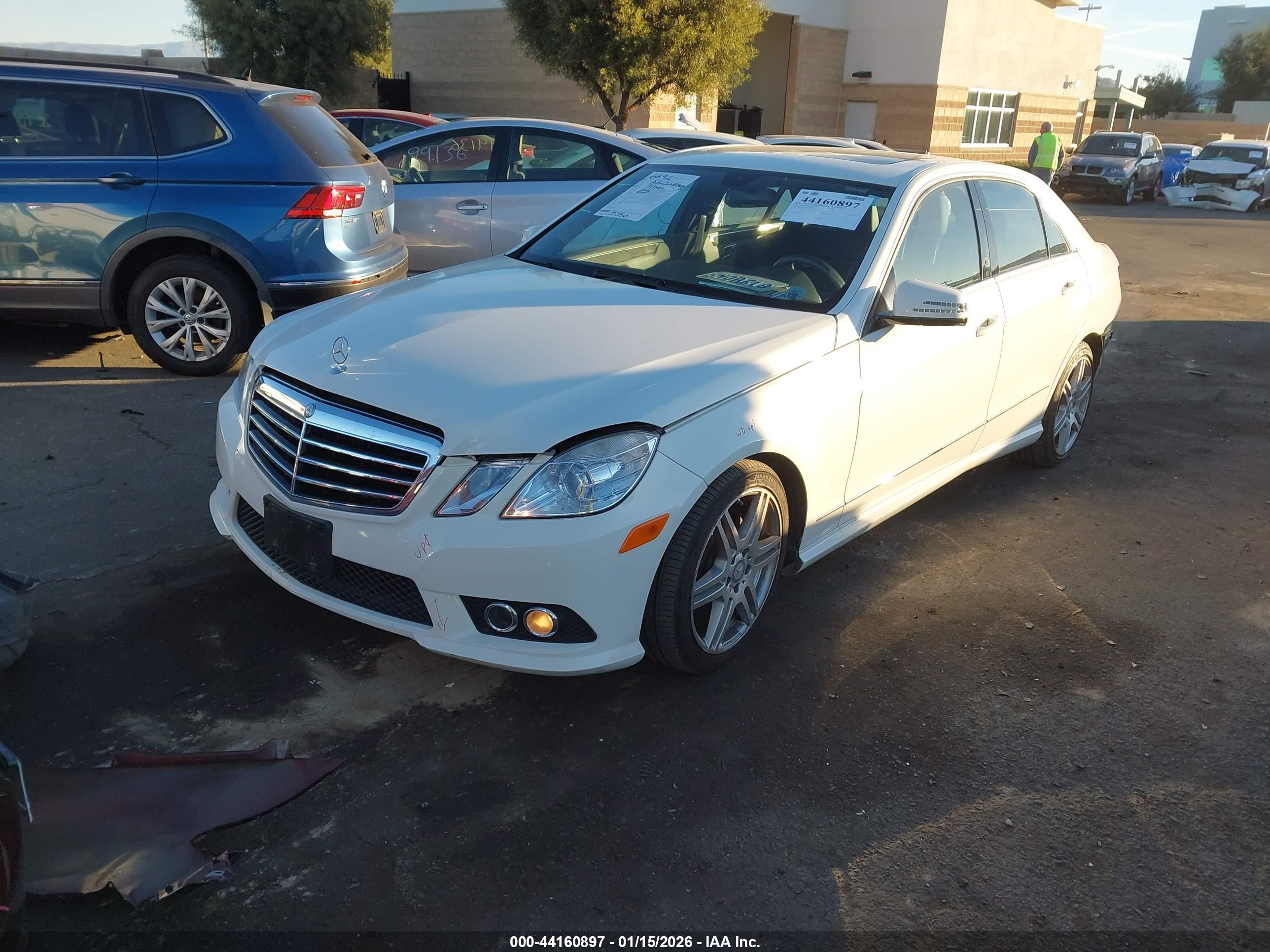 MERCEDES-BENZ E image 2