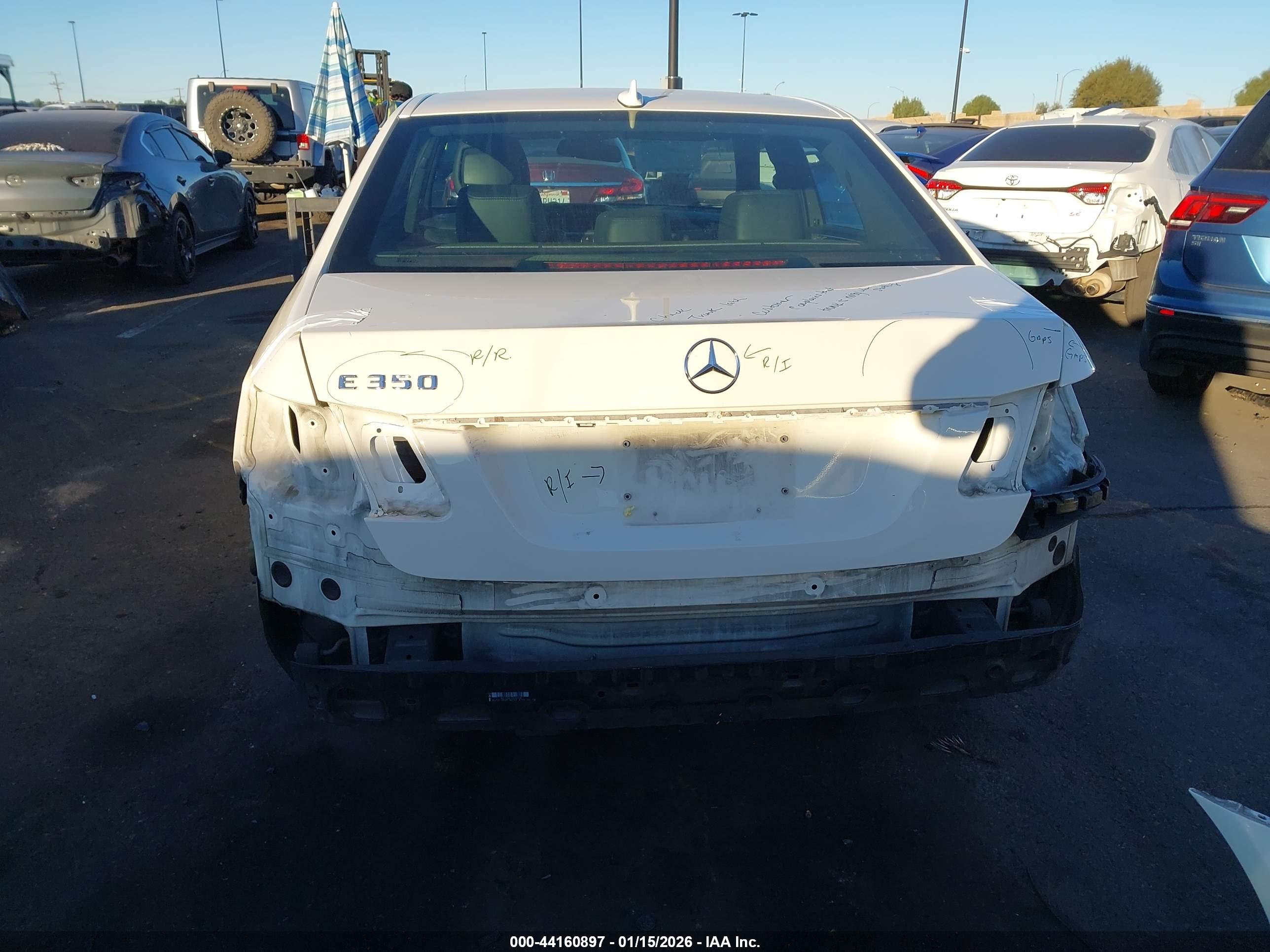 MERCEDES-BENZ E image 6