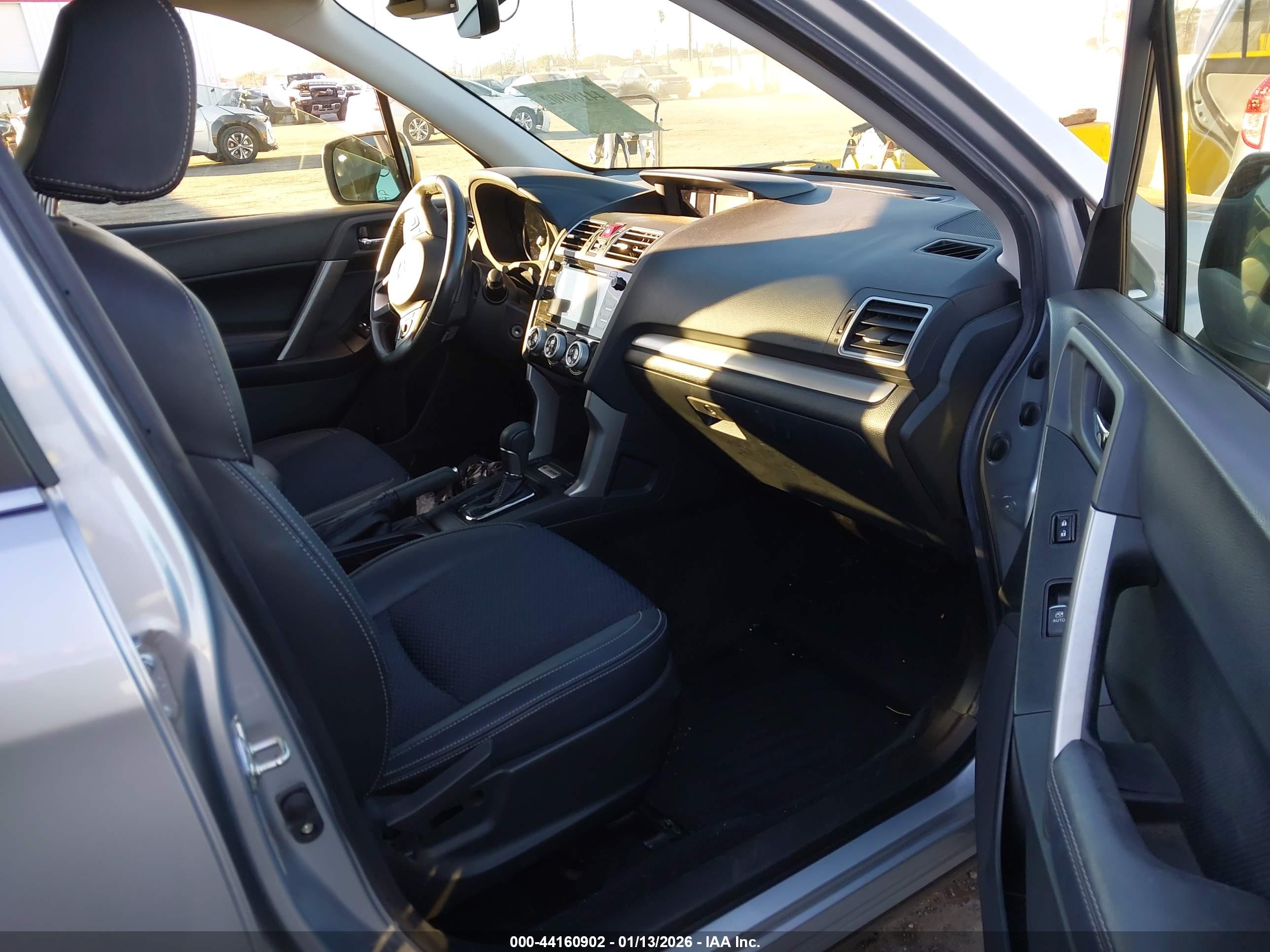 SUBARU FORESTER image 5