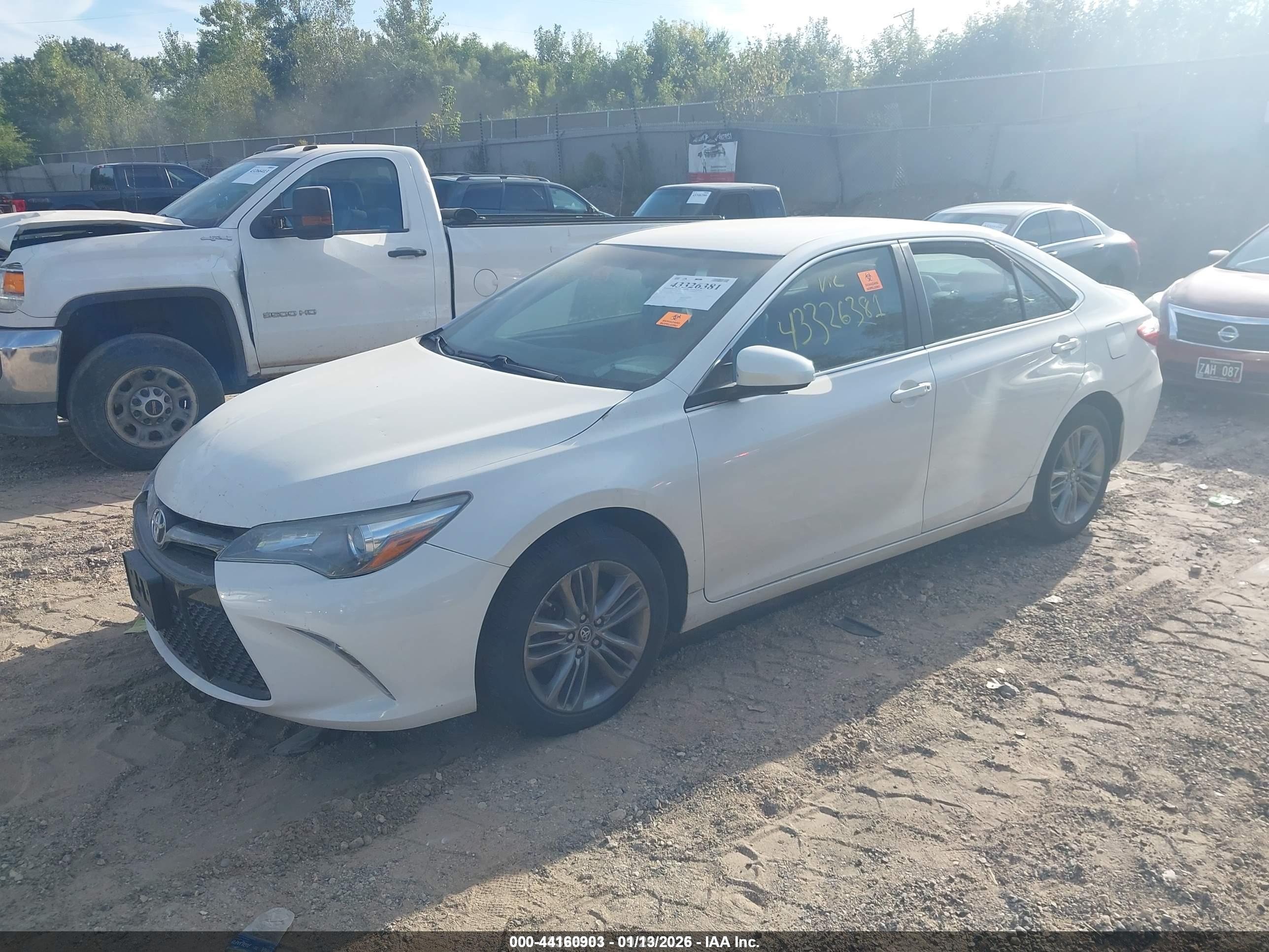 TOYOTA CAMRY image 2