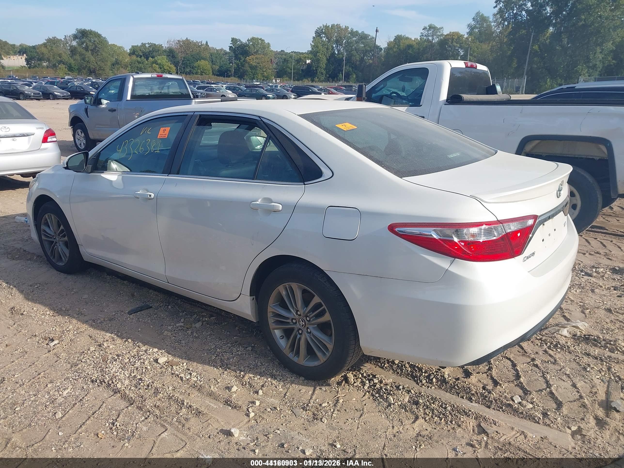 TOYOTA CAMRY image 3