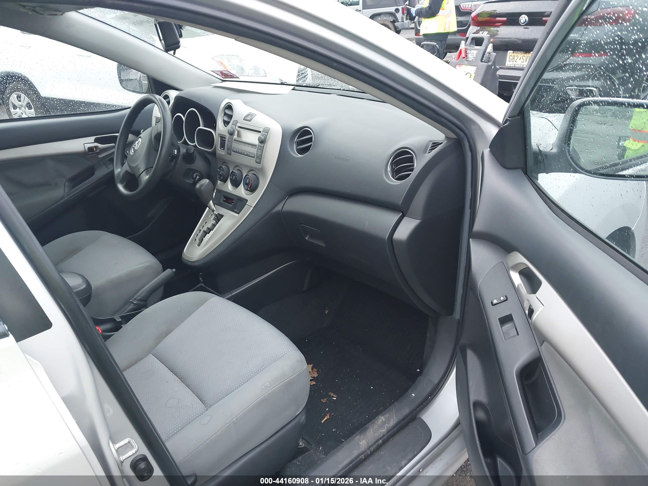 TOYOTA MATRIX image 5