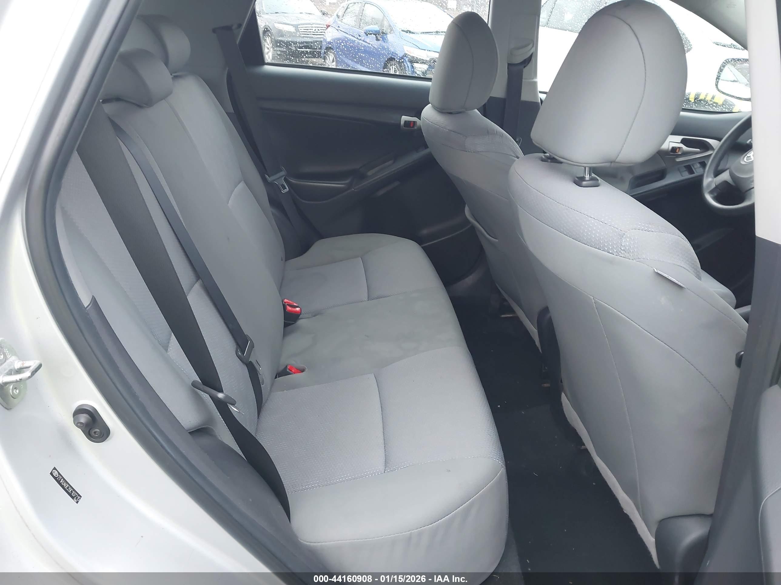 TOYOTA MATRIX image 8