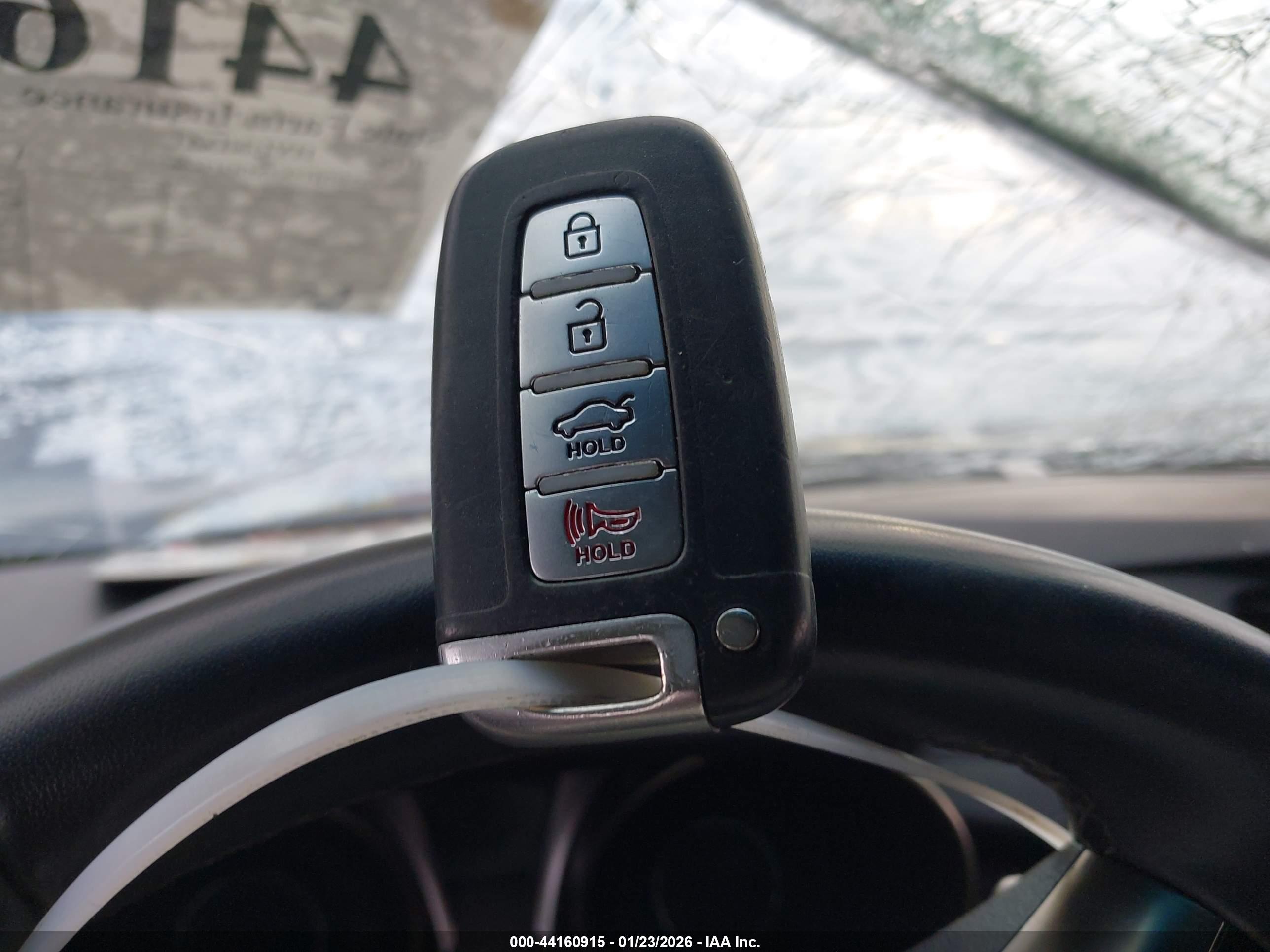 HYUNDAI GENESIS image 11