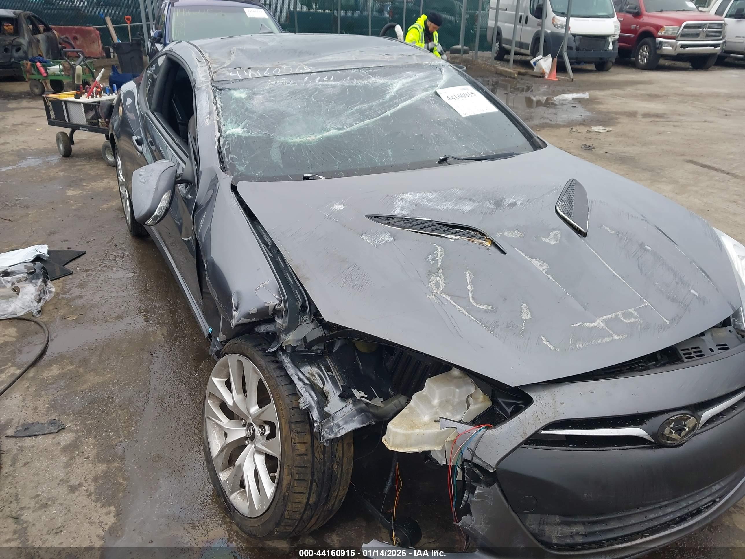 HYUNDAI GENESIS image 6