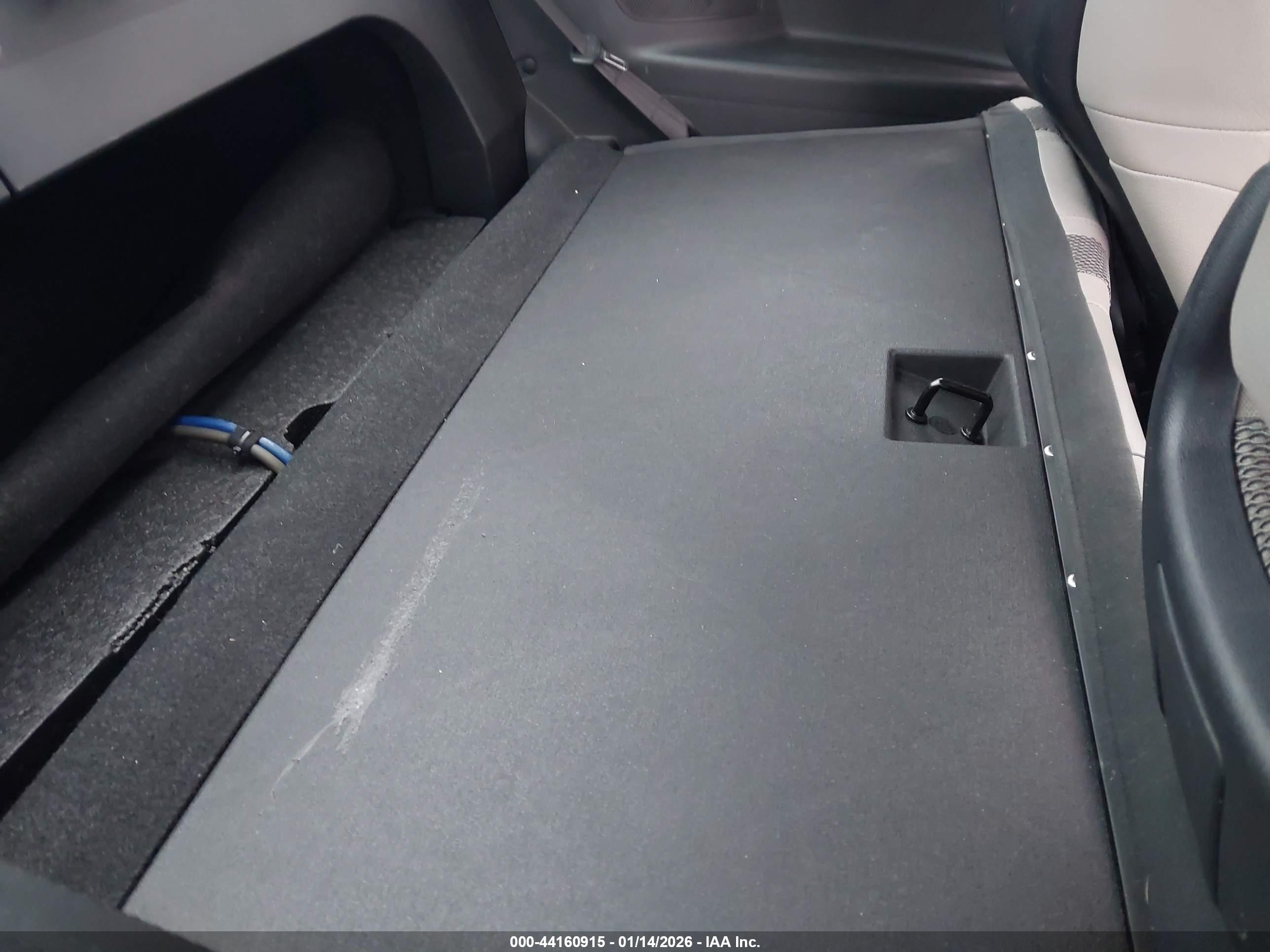 HYUNDAI GENESIS image 8