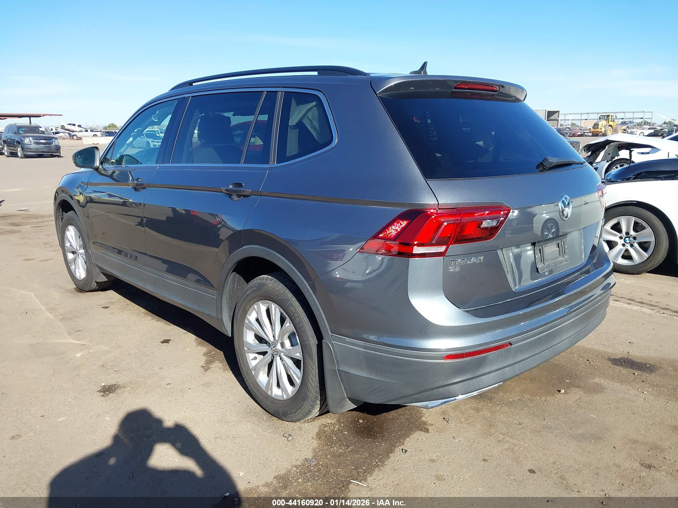 VOLKSWAGEN TIGUAN image 3