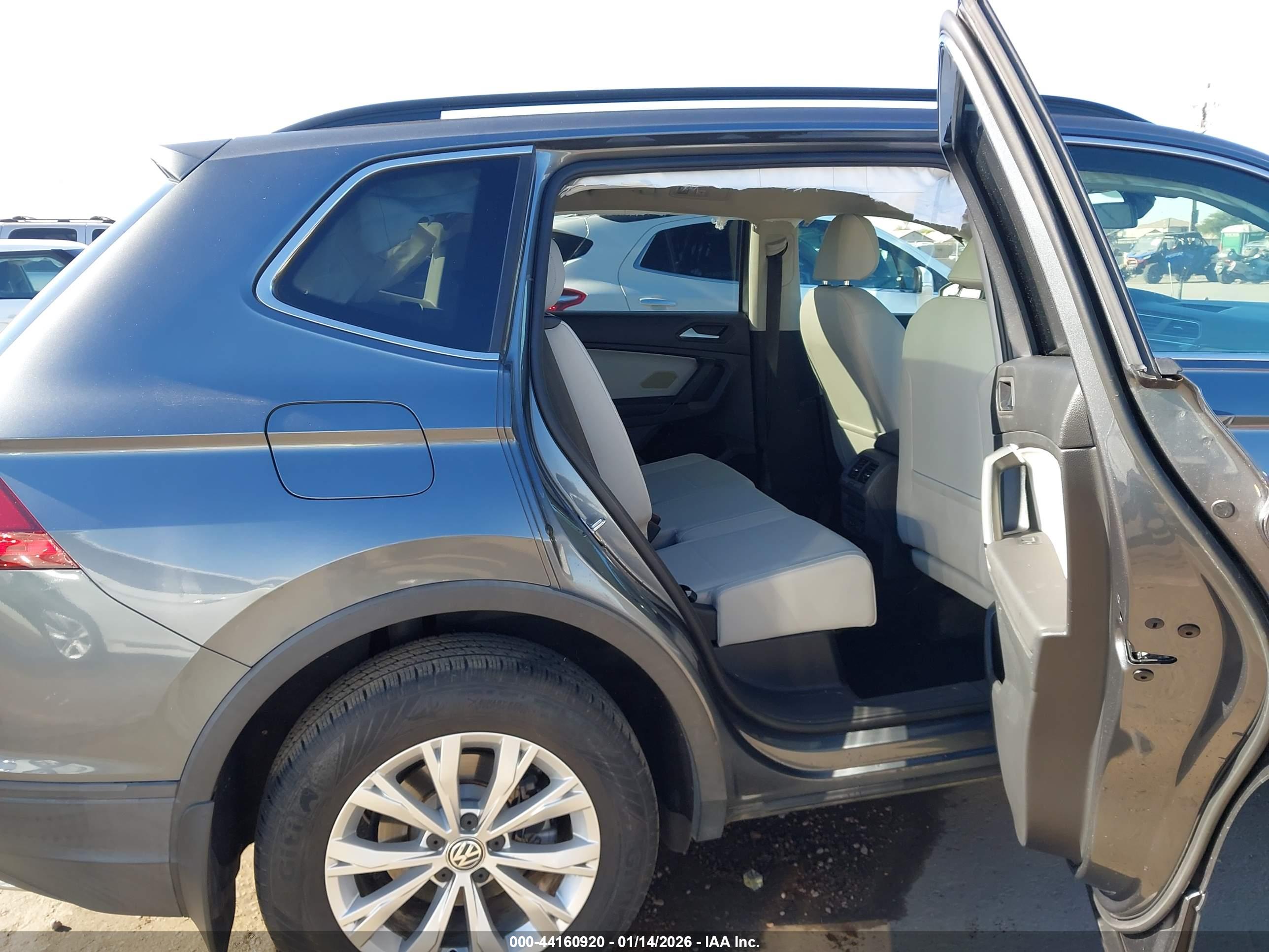 VOLKSWAGEN TIGUAN image 8