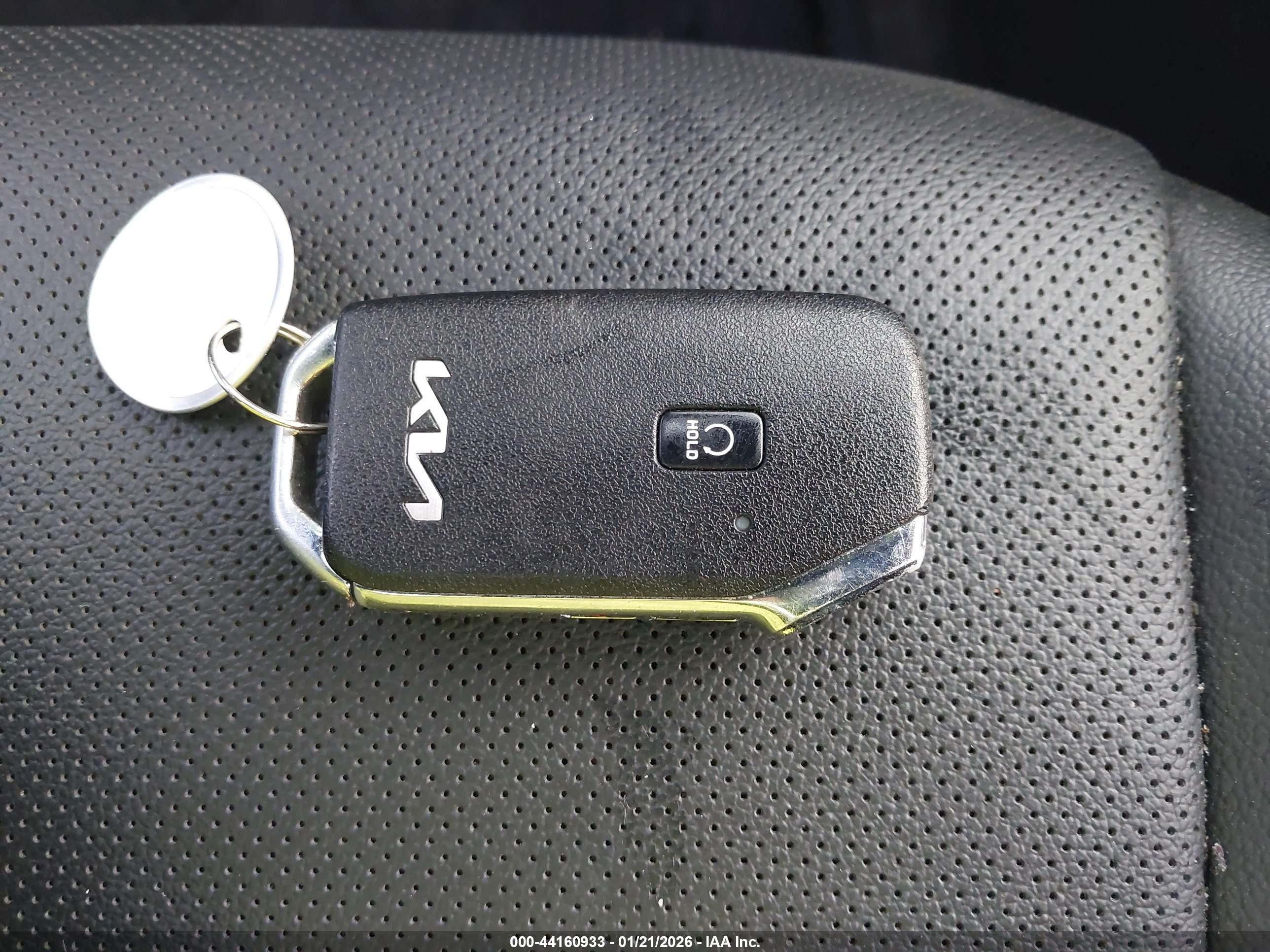 KIA SPORTAGE image 11